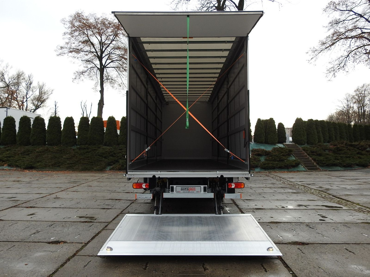 Curtainsider truck Iveco EUROCARGO 120-250 PRITSCHE PLANE 18 PALETTEN A/C: picture 12