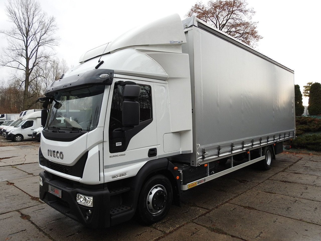 Curtainsider truck Iveco EUROCARGO 120-250 PRITSCHE PLANE 18 PALETTEN A/C: picture 6