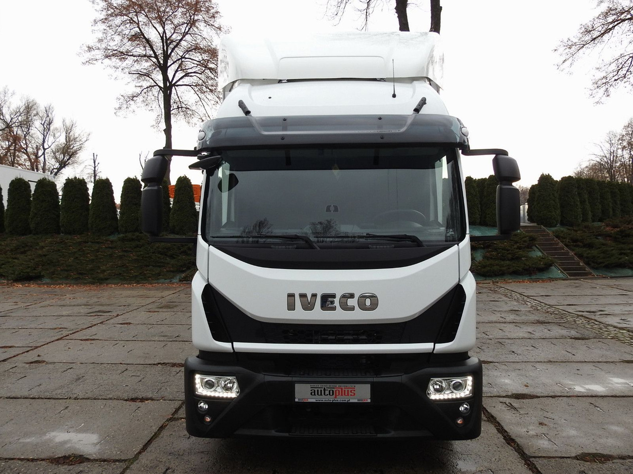 Curtainsider truck Iveco EUROCARGO 120-250 PRITSCHE PLANE 18 PALETTEN A/C: picture 5
