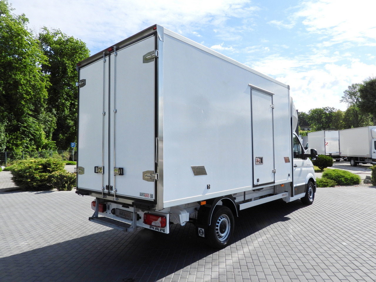 MAN TGE 3.140 REGRIGERATOR BOX -1*C 8 PALLETS HEATING FUNCTION CRUISE CONTROL PNEUMATICS AIR CONDITIONING 140HP - Refrigerated van: picture 3 MAN TGE 3.140 REGRIGERATOR BOX -1*C 8 PALLETS HEATING FUNCTION CRUISE CONTROL PNEUMATICS AIR CONDITIONING 140HP - Refrigerated van: picture 3