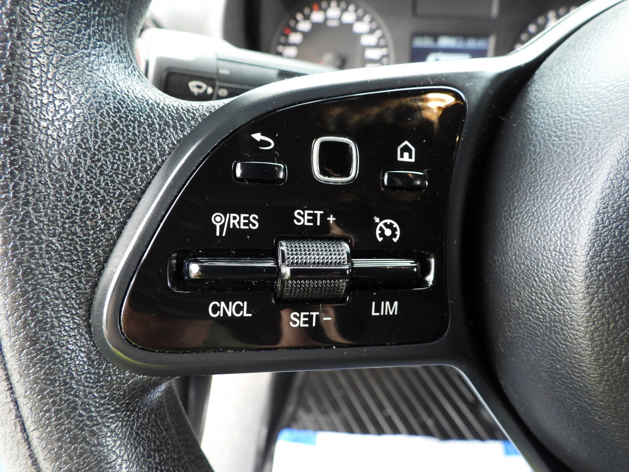 Curtain side van MERCEDES SPRINTER 316 8 PALLETS TARPAULIN LIFT CRUISE CONTROL AIR CONDITIONING 160HP: picture 37 Curtain side van MERCEDES SPRINTER 316 8 PALLETS TARPAULIN LIFT CRUISE CONTROL AIR CONDITIONING 160HP: picture 37