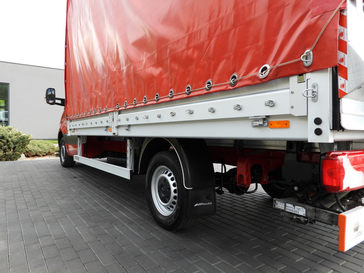 Curtain side van MERCEDES SPRINTER 316 8 PALLETS TARPAULIN LIFT CRUISE CONTROL AIR CONDITIONING 160HP: picture 17 Curtain side van MERCEDES SPRINTER 316 8 PALLETS TARPAULIN LIFT CRUISE CONTROL AIR CONDITIONING 160HP: picture 17