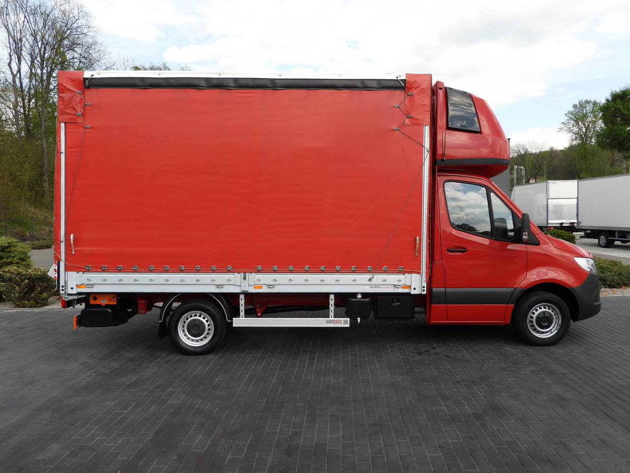 Curtain side van MERCEDES SPRINTER 316 8 PALLETS TARPAULIN LIFT CRUISE CONTROL AIR CONDITIONING 160HP: picture 7 Curtain side van MERCEDES SPRINTER 316 8 PALLETS TARPAULIN LIFT CRUISE CONTROL AIR CONDITIONING 160HP: picture 7