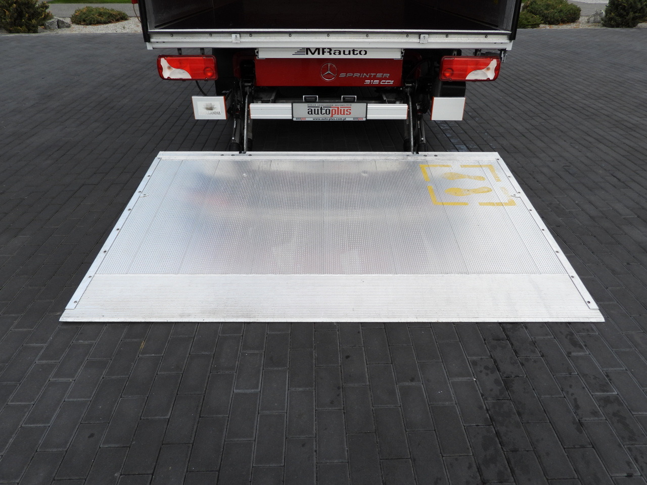 Curtain side van MERCEDES SPRINTER 316 8 PALLETS TARPAULIN LIFT CRUISE CONTROL AIR CONDITIONING 160HP: picture 24 Curtain side van MERCEDES SPRINTER 316 8 PALLETS TARPAULIN LIFT CRUISE CONTROL AIR CONDITIONING 160HP: picture 24