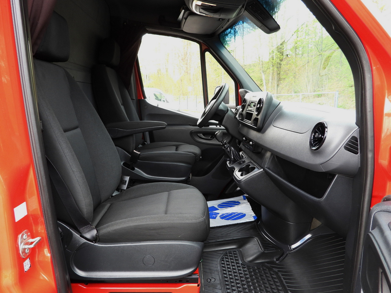 Curtain side van MERCEDES SPRINTER 316 8 PALLETS TARPAULIN LIFT CRUISE CONTROL AIR CONDITIONING 160HP: picture 46 Curtain side van MERCEDES SPRINTER 316 8 PALLETS TARPAULIN LIFT CRUISE CONTROL AIR CONDITIONING 160HP: picture 46