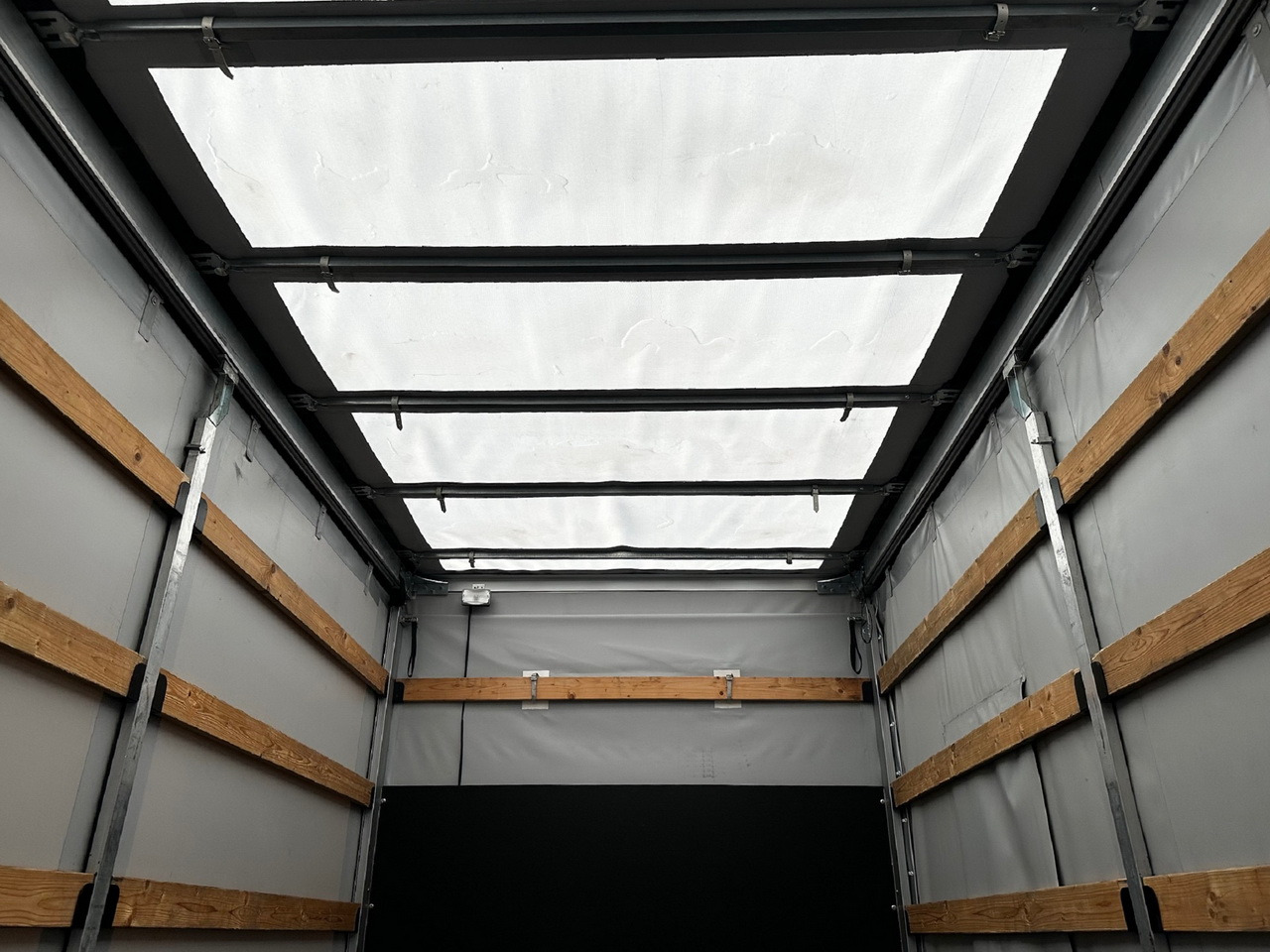 Leasing of MERCEDES SPRINTER 316 TARPAULIN 8 PALLETS WEBASTO CRUISE CONTROL AIR CONDITIONING  160HP MERCEDES SPRINTER 316 TARPAULIN 8 PALLETS WEBASTO CRUISE CONTROL AIR CONDITIONING  160HP: picture 13