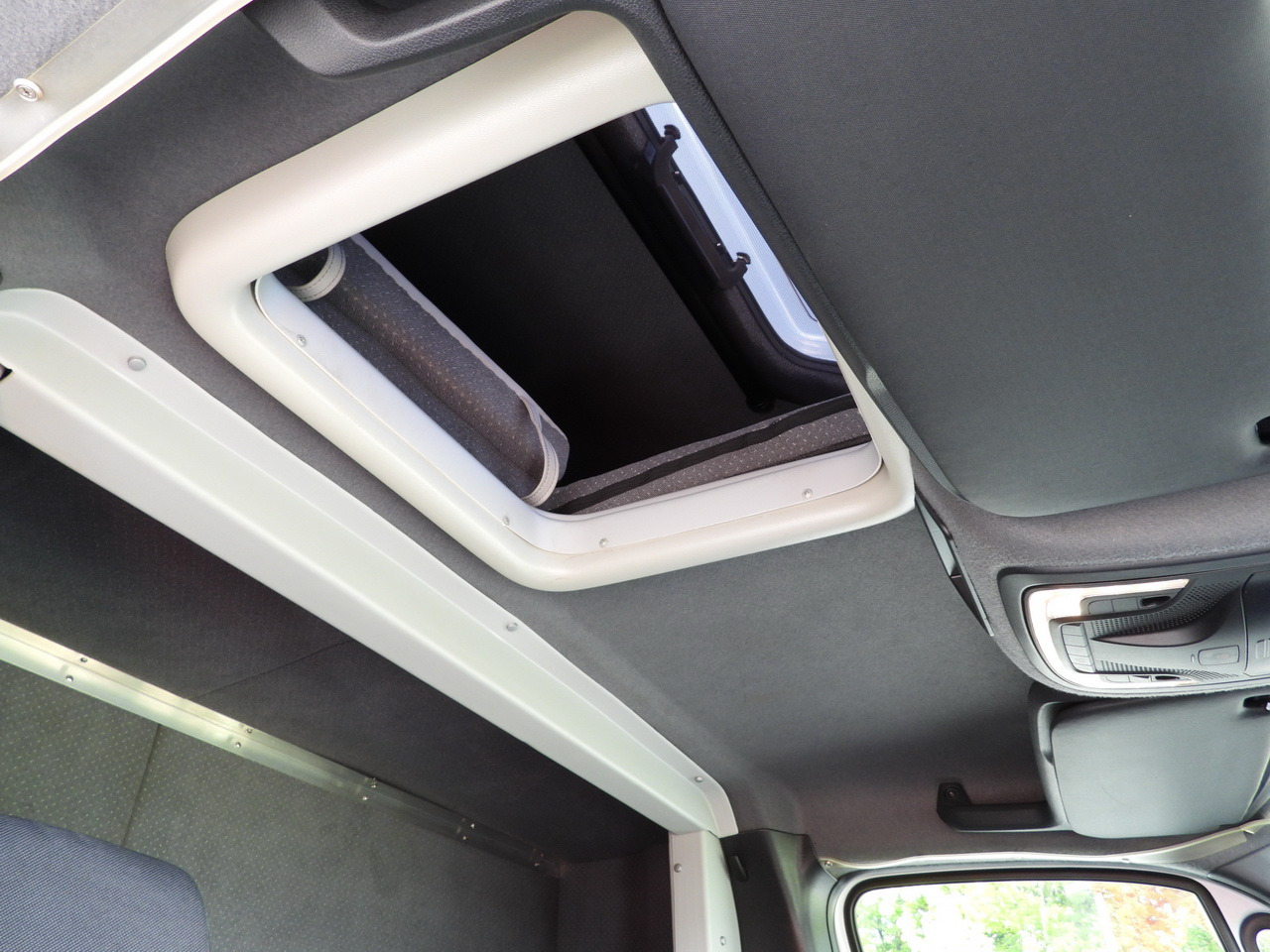 Leasing of MERCEDES SPRINTER 316 TARPAULIN 8 PALLETS WEBASTO CRUISE CONTROL AIR CONDITIONING  160HP MERCEDES SPRINTER 316 TARPAULIN 8 PALLETS WEBASTO CRUISE CONTROL AIR CONDITIONING  160HP: picture 42