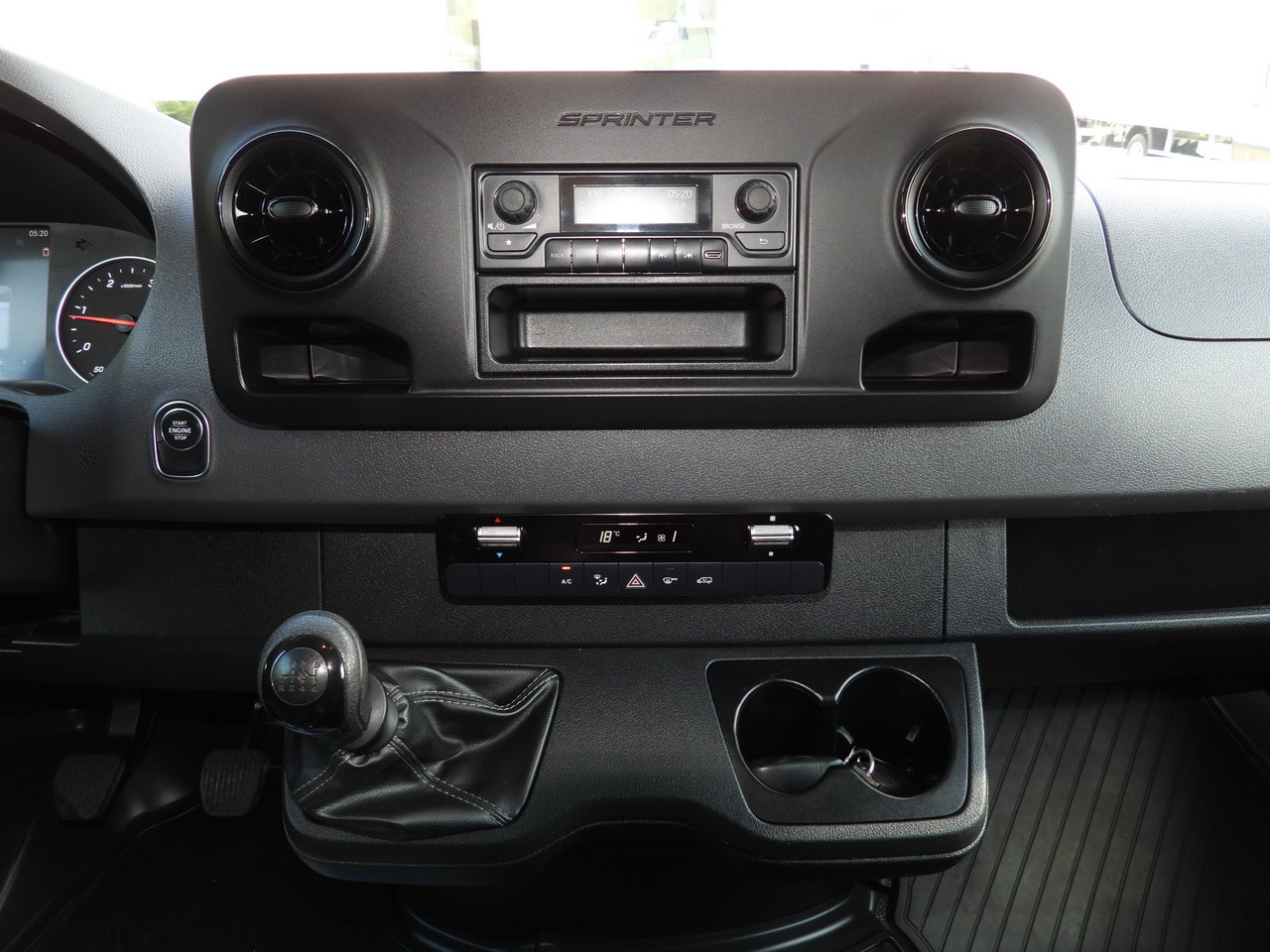 Leasing of MERCEDES SPRINTER 316 TARPAULIN 8 PALLETS WEBASTO CRUISE CONTROL AIR CONDITIONING  160HP MERCEDES SPRINTER 316 TARPAULIN 8 PALLETS WEBASTO CRUISE CONTROL AIR CONDITIONING  160HP: picture 33