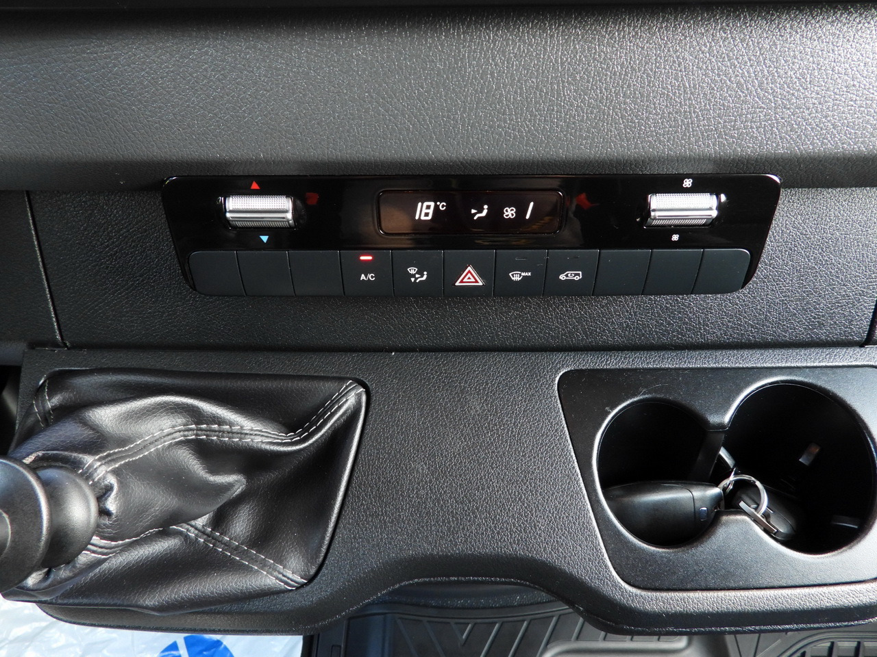 Leasing of MERCEDES SPRINTER 316 TARPAULIN 8 PALLETS WEBASTO CRUISE CONTROL AIR CONDITIONING  160HP MERCEDES SPRINTER 316 TARPAULIN 8 PALLETS WEBASTO CRUISE CONTROL AIR CONDITIONING  160HP: picture 34