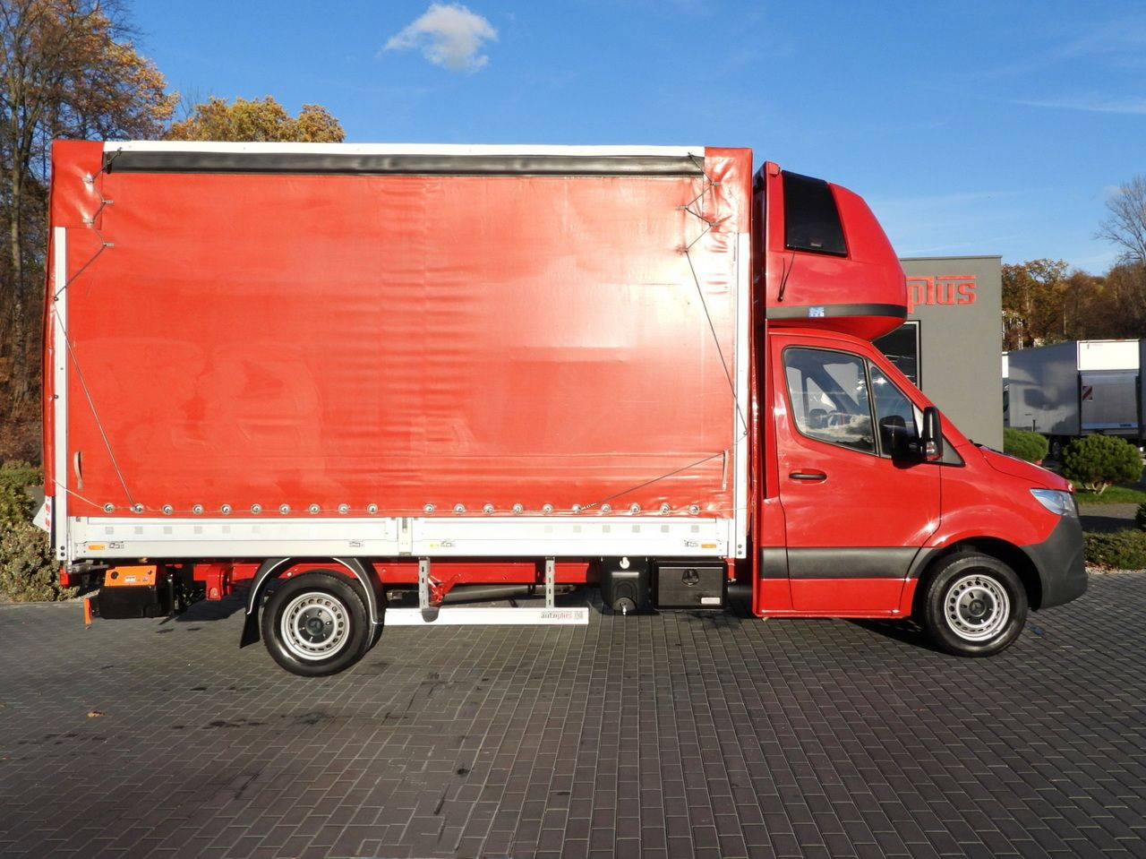 Curtain side van MERCEDES SPRINTER 316 TARPAULIN LIFT 8 PALLETS WEBASTO CRUISE CONTROL AIR CONDITIONING 160HP: picture 7 Curtain side van MERCEDES SPRINTER 316 TARPAULIN LIFT 8 PALLETS WEBASTO CRUISE CONTROL AIR CONDITIONING 160HP: picture 7