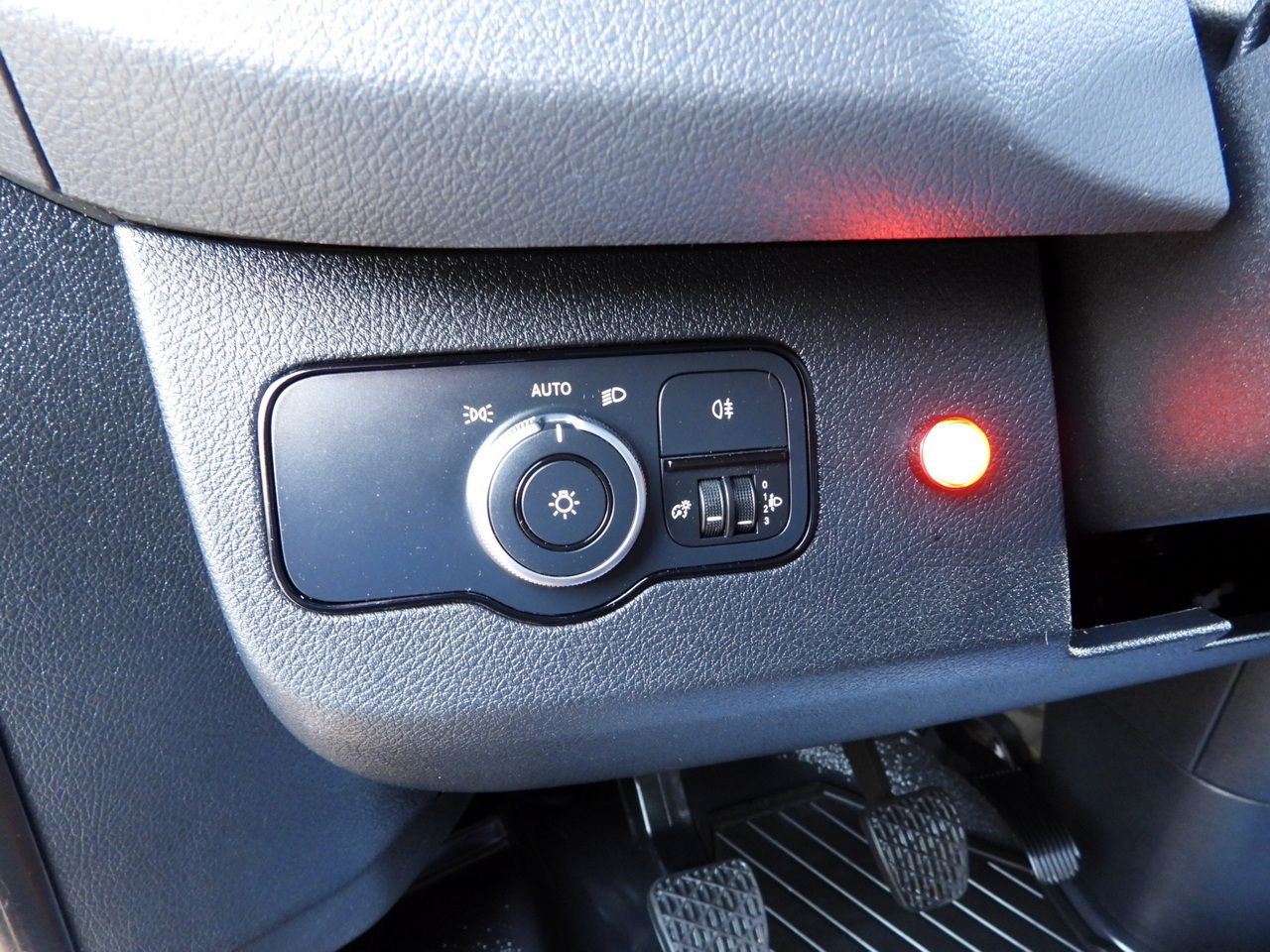 Curtain side van MERCEDES SPRINTER 316 TARPAULIN LIFT 8 PALLETS WEBASTO CRUISE CONTROL AIR CONDITIONING 160HP: picture 32 Curtain side van MERCEDES SPRINTER 316 TARPAULIN LIFT 8 PALLETS WEBASTO CRUISE CONTROL AIR CONDITIONING 160HP: picture 32