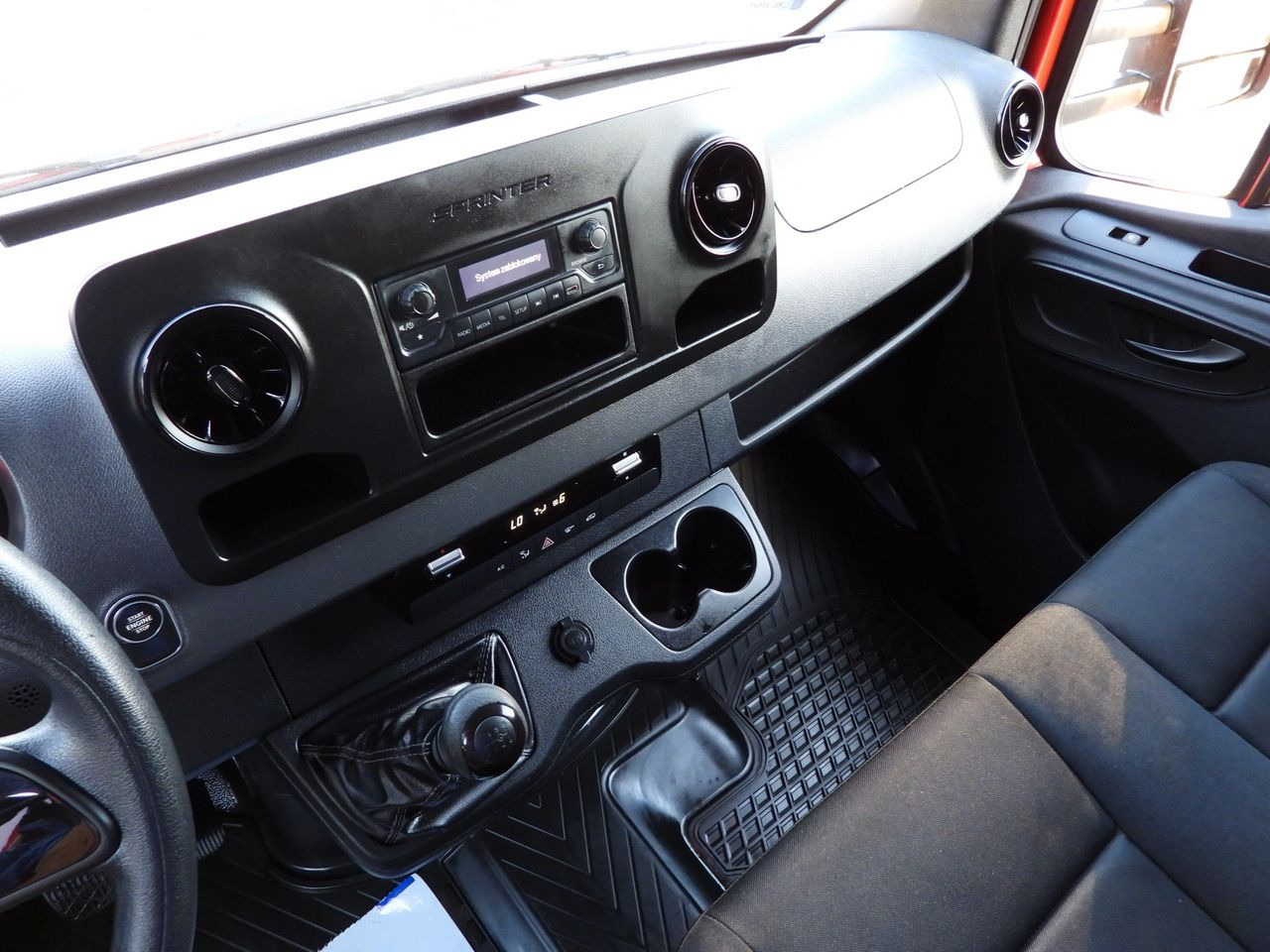 Curtain side van MERCEDES SPRINTER 316 TARPAULIN LIFT 8 PALLETS WEBASTO CRUISE CONTROL AIR CONDITIONING 160HP: picture 36 Curtain side van MERCEDES SPRINTER 316 TARPAULIN LIFT 8 PALLETS WEBASTO CRUISE CONTROL AIR CONDITIONING 160HP: picture 36