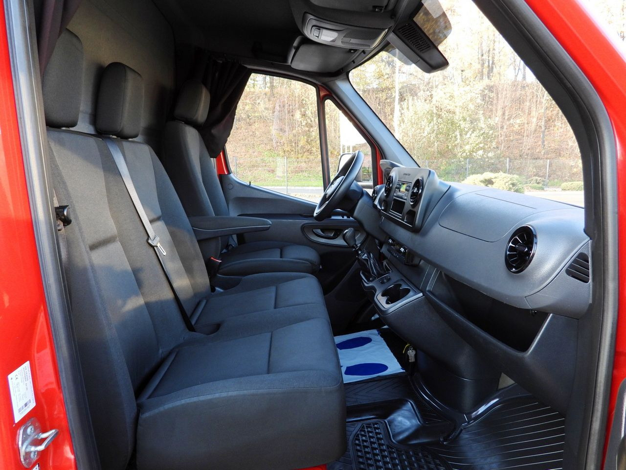 Curtain side van MERCEDES SPRINTER 316 TARPAULIN LIFT 8 PALLETS WEBASTO CRUISE CONTROL AIR CONDITIONING 160HP: picture 40 Curtain side van MERCEDES SPRINTER 316 TARPAULIN LIFT 8 PALLETS WEBASTO CRUISE CONTROL AIR CONDITIONING 160HP: picture 40