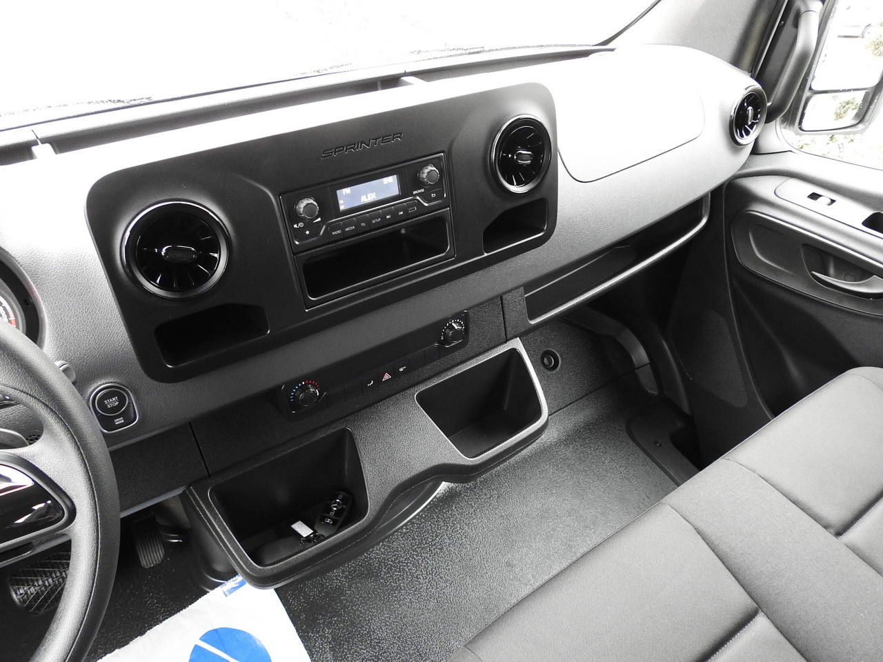 New Panel van, Electric van MERCEDES eSprinter NEW ELECTRIC VAN AUTOMATIC TRANSMISSION GUARANTEE 95HP: picture 30 New Panel van, Electric van MERCEDES eSprinter NEW ELECTRIC VAN AUTOMATIC TRANSMISSION GUARANTEE 95HP: picture 30