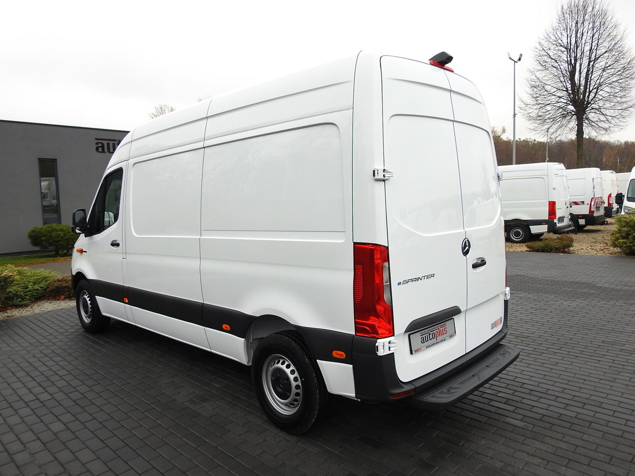 New Panel van, Electric van MERCEDES eSprinter NEW ELECTRIC VAN AUTOMATIC TRANSMISSION GUARANTEE 95HP: picture 10 New Panel van, Electric van MERCEDES eSprinter NEW ELECTRIC VAN AUTOMATIC TRANSMISSION GUARANTEE 95HP: picture 10