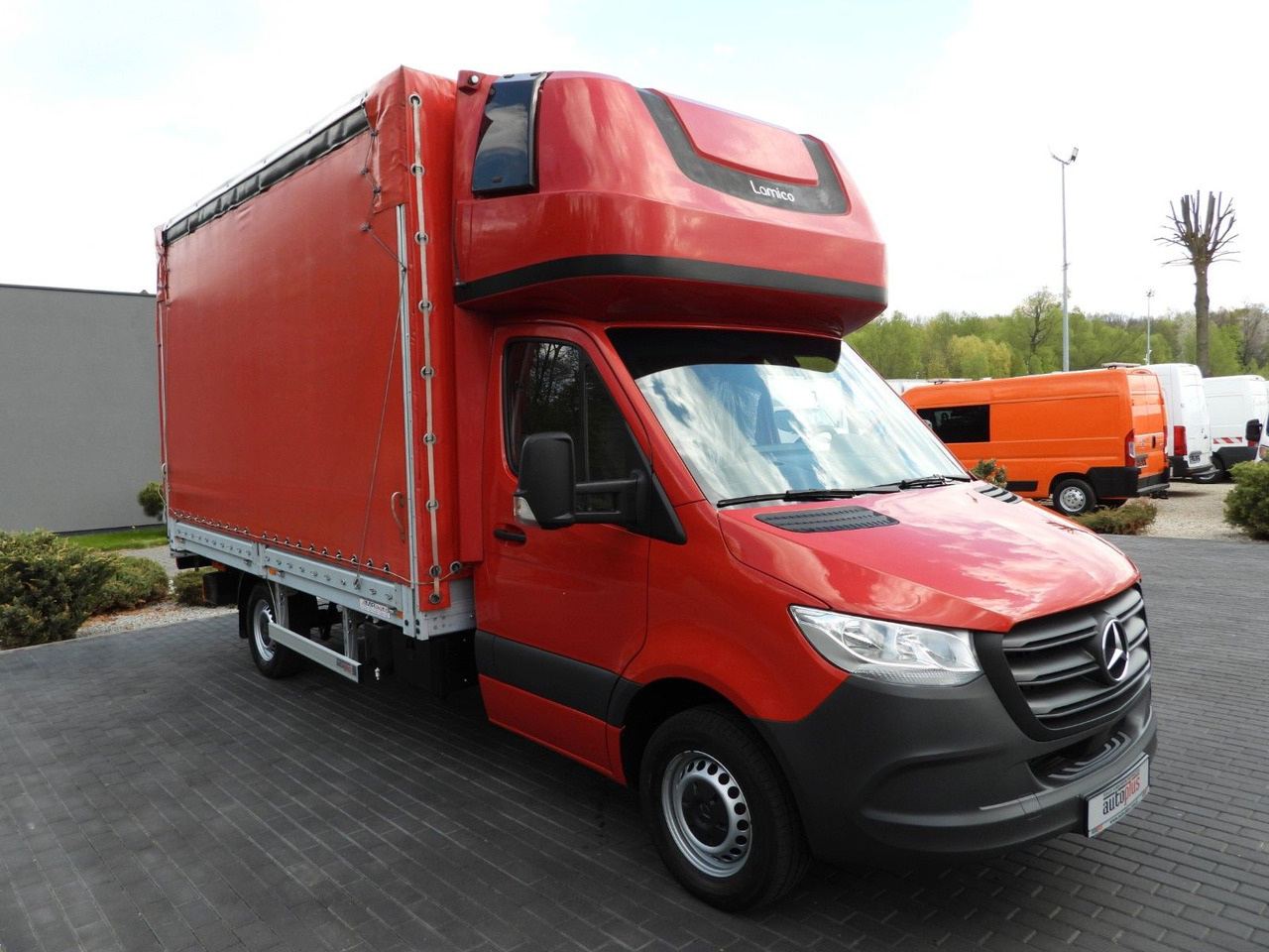 Mercedes-Benz SPRINTER 316 PRITSCHE PLANE AUFZUG 8 EUROPALET - Curtain side van: picture 4 Mercedes-Benz SPRINTER 316 PRITSCHE PLANE AUFZUG 8 EUROPALET - Curtain side van: picture 4