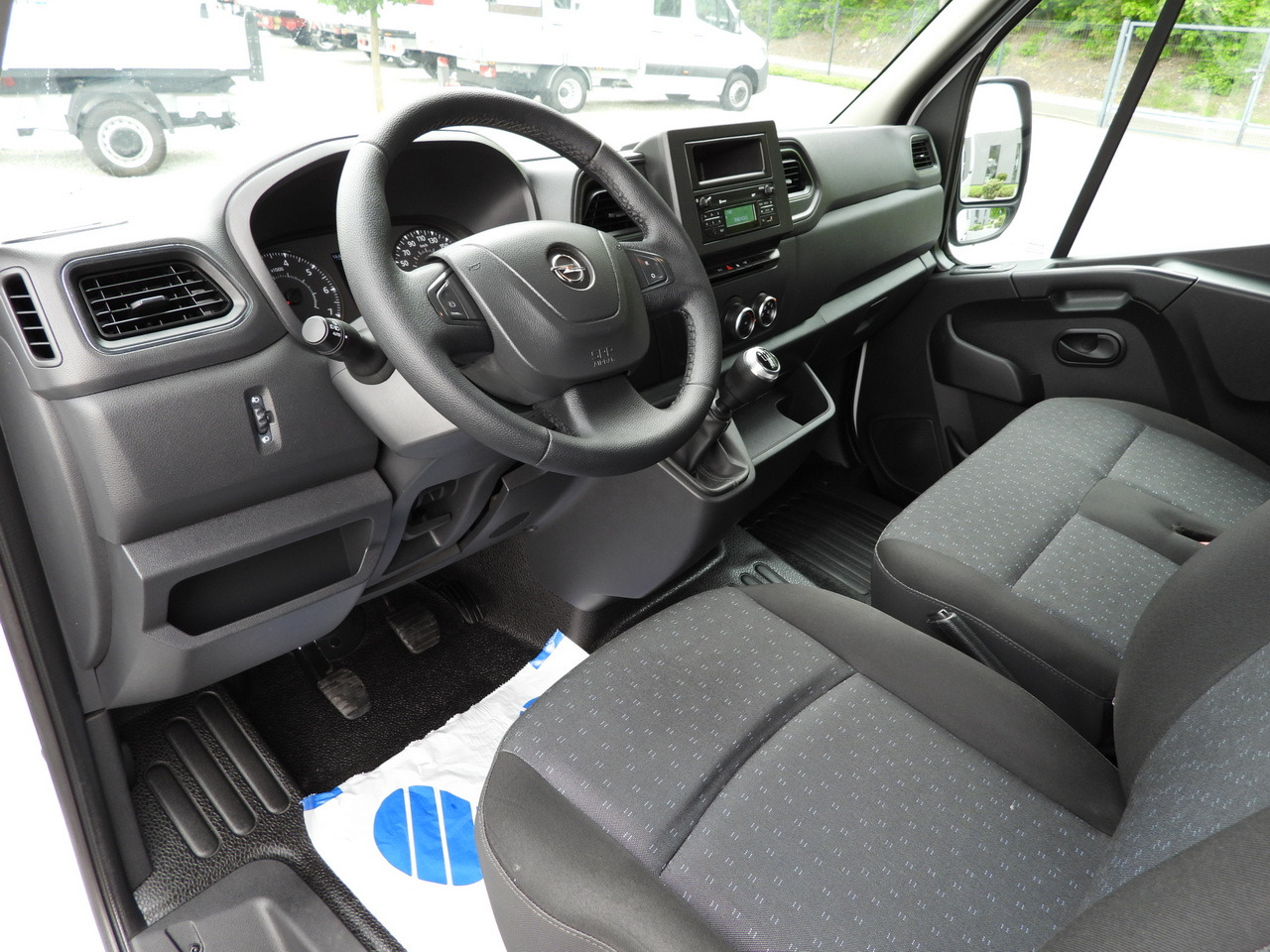 OPEL MOVANO  BOX DELIVERY VAN 7 SEATS CRUISE CONTROL LED LIGHTS AIR CONDITIONING  135HP - Panel van: picture 2 OPEL MOVANO  BOX DELIVERY VAN 7 SEATS CRUISE CONTROL LED LIGHTS AIR CONDITIONING  135HP - Panel van: picture 2