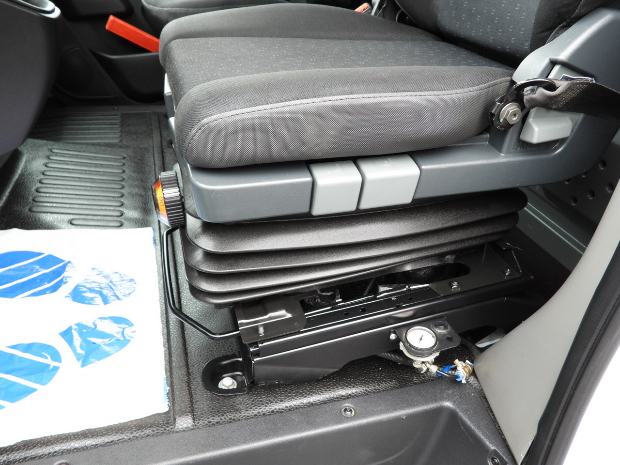 Curtain side van OPEL MOVANO TARPAULIN 10 PALLETS WEBASTO CRUISE CONTROL LED LIGHTS PNEUMATICS AIR CONDITIONING 165HP: picture 29 Curtain side van OPEL MOVANO TARPAULIN 10 PALLETS WEBASTO CRUISE CONTROL LED LIGHTS PNEUMATICS AIR CONDITIONING 165HP: picture 29