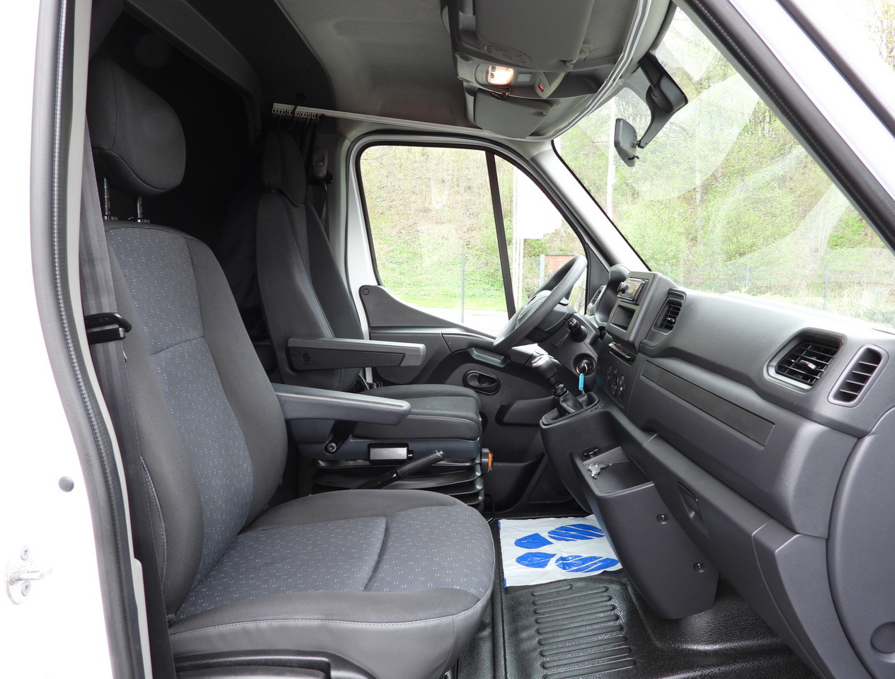 Curtain side van OPEL MOVANO TARPAULIN 10 PALLETS WEBASTO CRUISE CONTROL LED LIGHTS PNEUMATICS AIR CONDITIONING 165HP: picture 38 Curtain side van OPEL MOVANO TARPAULIN 10 PALLETS WEBASTO CRUISE CONTROL LED LIGHTS PNEUMATICS AIR CONDITIONING 165HP: picture 38