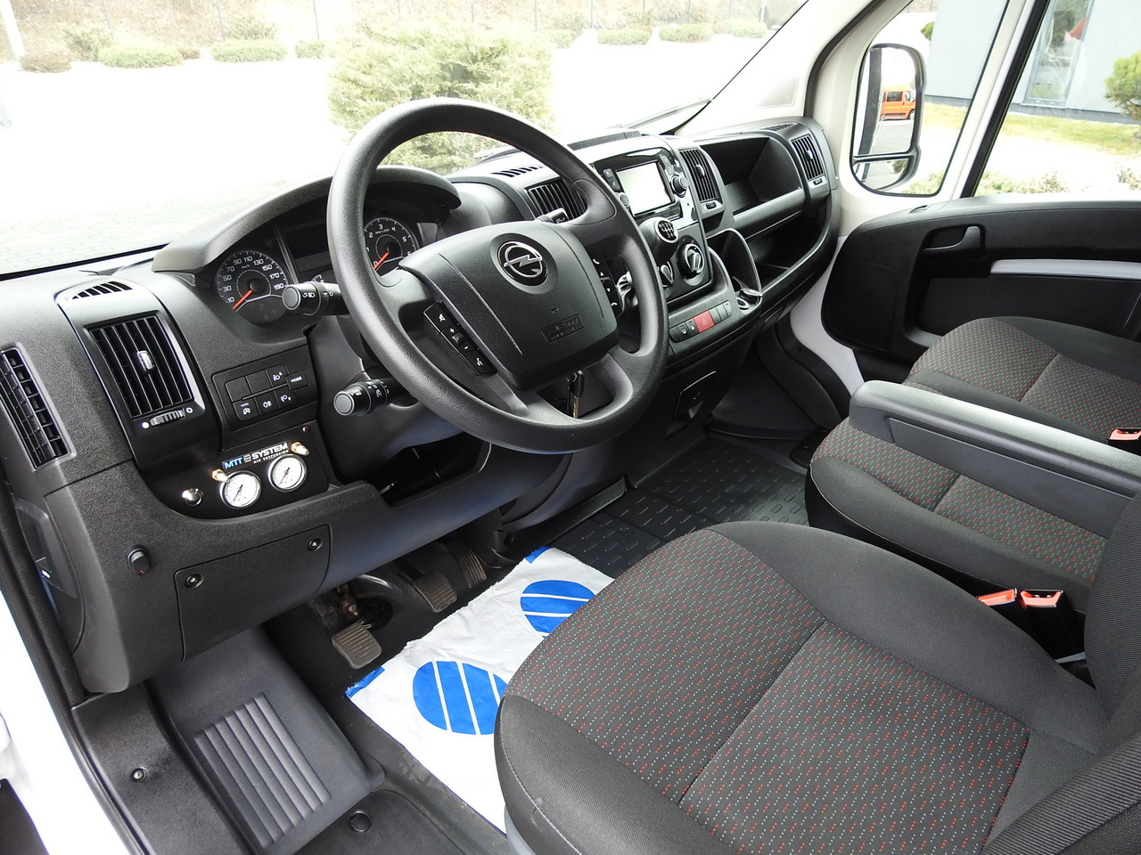 OPEL MOVANO TARPAULIN 10 PALLETS WEBASTO CRUISE CONTROL PNEUMATICS AIR CONDITIONING 165HP - Curtain side van: picture 2 OPEL MOVANO TARPAULIN 10 PALLETS WEBASTO CRUISE CONTROL PNEUMATICS AIR CONDITIONING 165HP - Curtain side van: picture 2