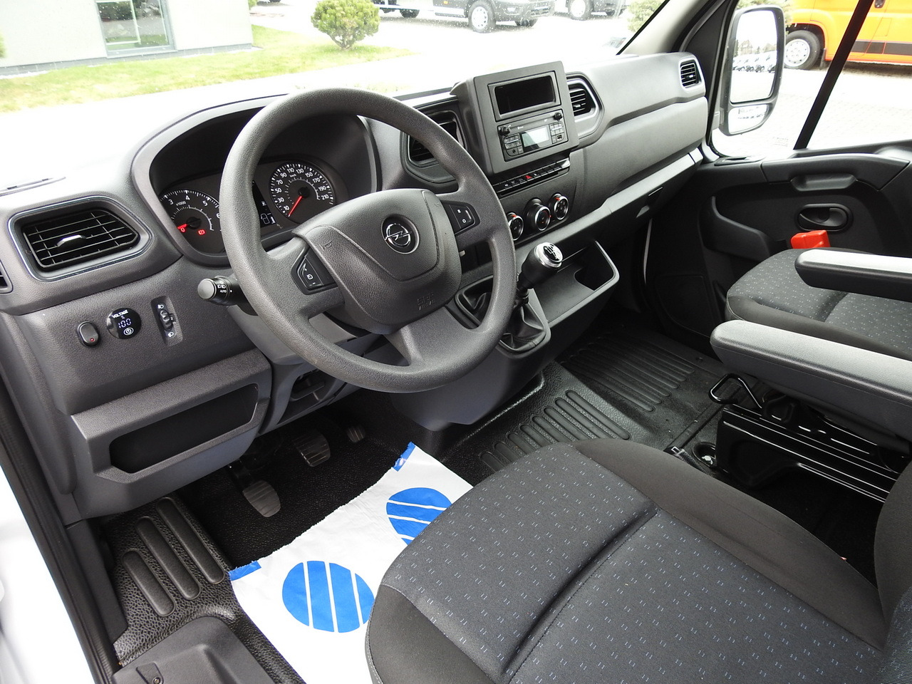 OPEL MOVANO TARPAULIN 8 PALLETS WEBASTO CRUISE CONTROL LED LIGHTS PNEUMATICS AIR CONDITIONING 165HP - Curtain side van: picture 2 OPEL MOVANO TARPAULIN 8 PALLETS WEBASTO CRUISE CONTROL LED LIGHTS PNEUMATICS AIR CONDITIONING 165HP - Curtain side van: picture 2