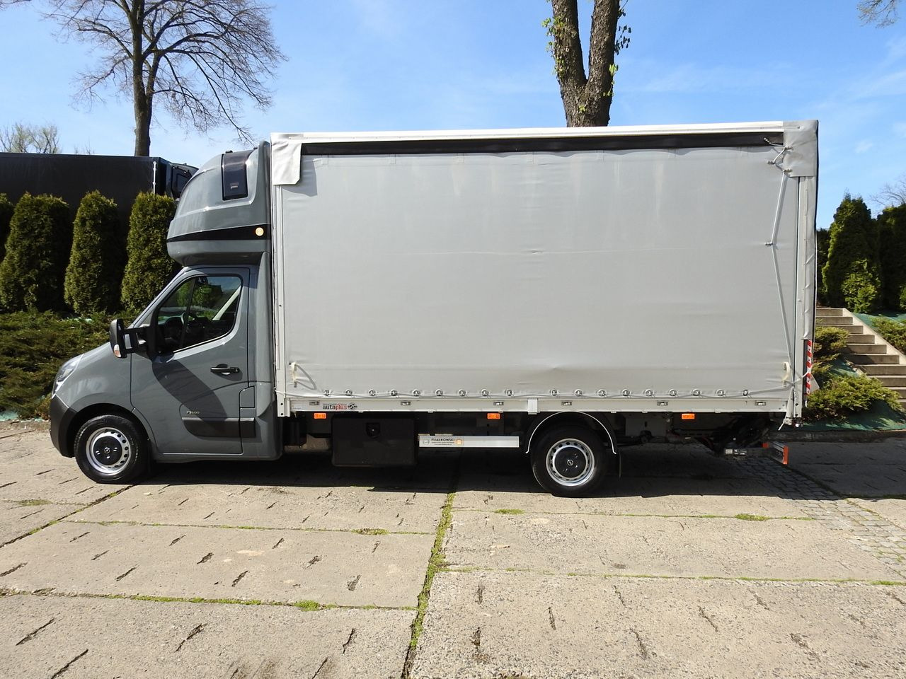 Leasing of OPEL MOVANO  TARPAULIN LIFT 9 PALLETS WEBASTO CRUISE CONTROL NAVIGATION LED LIGHTS PNEUMATICS AIR CONDITIONING  165HP OPEL MOVANO  TARPAULIN LIFT 9 PALLETS WEBASTO CRUISE CONTROL NAVIGATION LED LIGHTS PNEUMATICS AIR CONDITIONING  165HP: picture 9