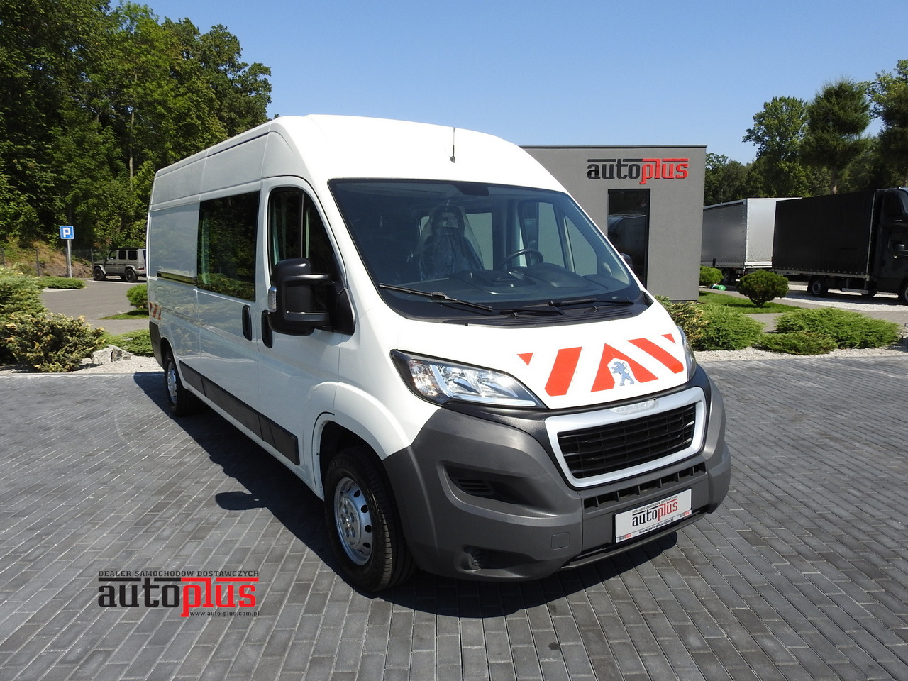 PEUGEOT BOXER BOX DELIVERY VAN 7 SEATS 110HP - Panel van: picture 1 PEUGEOT BOXER BOX DELIVERY VAN 7 SEATS 110HP - Panel van: picture 1
