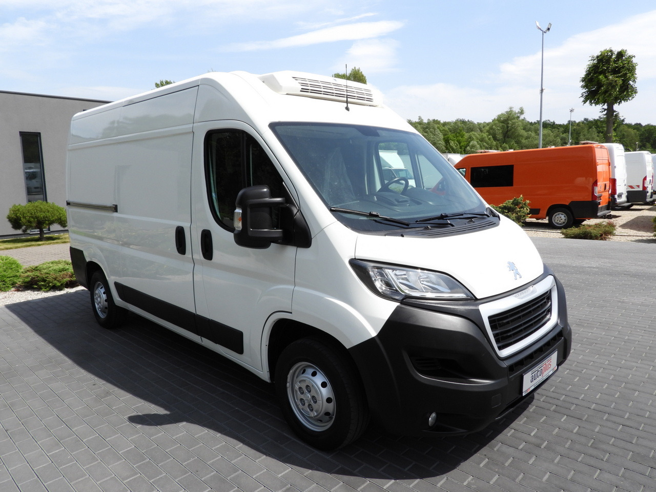 PEUGEOT BOXER REFRIGERATOR VAN -10*C CRUISE CONTROL AIR CONDITIONING 130HP - Refrigerated van: picture 4 PEUGEOT BOXER REFRIGERATOR VAN -10*C CRUISE CONTROL AIR CONDITIONING 130HP - Refrigerated van: picture 4