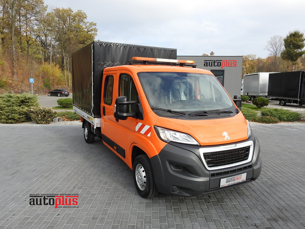 PEUGEOT BOXER STAKE BODY TARPAULIN DOUBLE CABIN DOKA 7 SEATS AIR CONDITIONING PNEUMATICS 140HP - Combi van: picture 1 PEUGEOT BOXER STAKE BODY TARPAULIN DOUBLE CABIN DOKA 7 SEATS AIR CONDITIONING PNEUMATICS 140HP - Combi van: picture 1