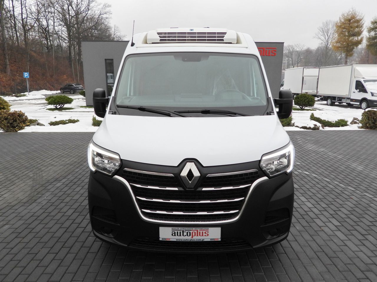 RENAULT MASTER REFRIGERATOR VAN -10*C POWER SUPPLY 230V CRUISE CONTROL NAVIGATION LED LIGHTS AIR CONDITIONING 150HP - Refrigerated van: picture 5 RENAULT MASTER REFRIGERATOR VAN -10*C POWER SUPPLY 230V CRUISE CONTROL NAVIGATION LED LIGHTS AIR CONDITIONING 150HP - Refrigerated van: picture 5
