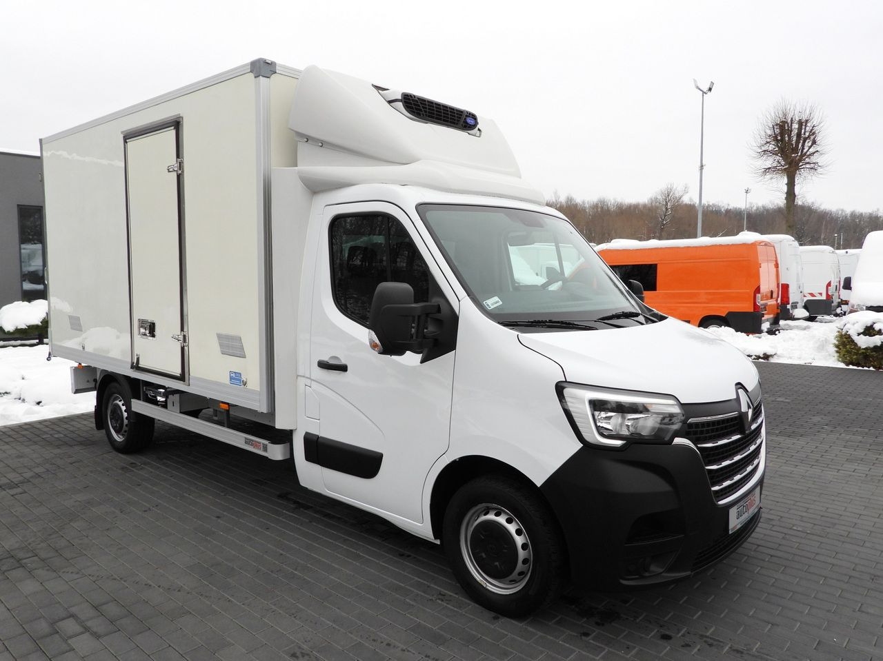 RENAULT MASTER REGRIGERATOR BOX 0*C LED LIGHTS AIR CONDITIONING 165HP - Refrigerated van: picture 4 RENAULT MASTER REGRIGERATOR BOX 0*C LED LIGHTS AIR CONDITIONING 165HP - Refrigerated van: picture 4