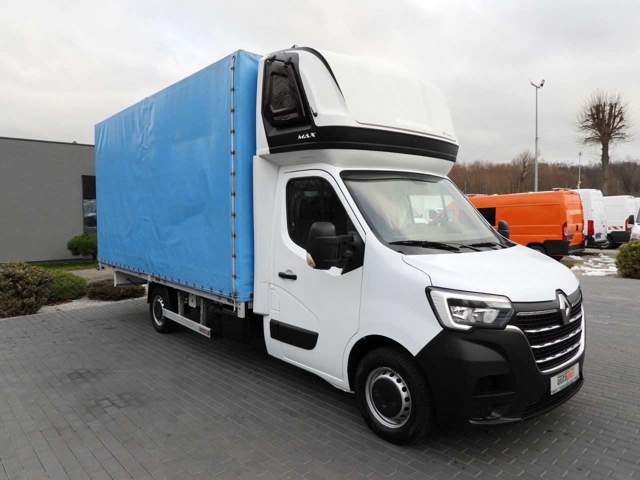RENAULT MASTER TARPAULIN 10 PALLETS CRUISE CONTROL NAVIGATION LED LIGHTS PNEUMATICS AIR CONDITIONING 165HP - Curtain side van: picture 4 RENAULT MASTER TARPAULIN 10 PALLETS CRUISE CONTROL NAVIGATION LED LIGHTS PNEUMATICS AIR CONDITIONING 165HP - Curtain side van: picture 4