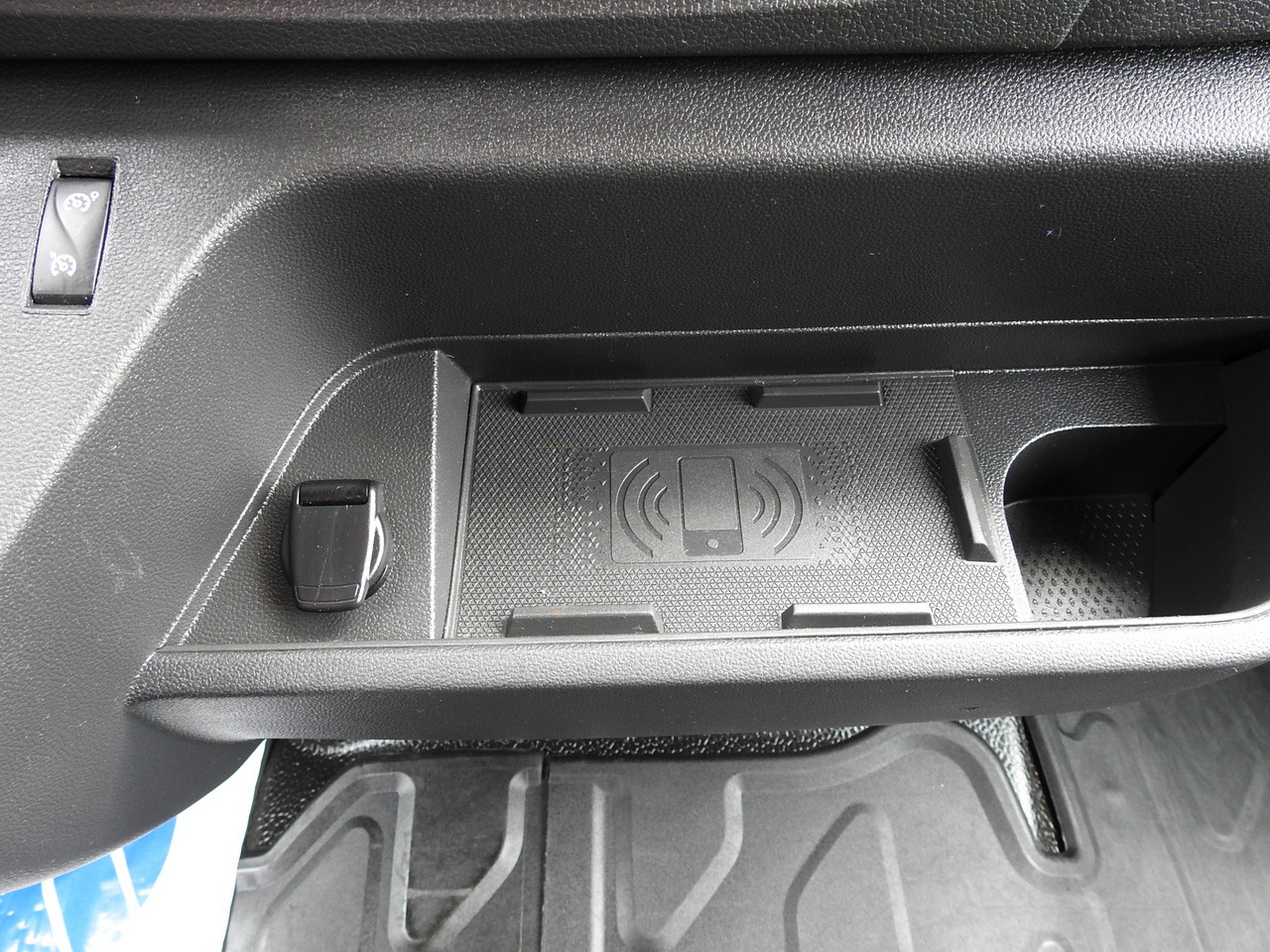 Curtain side van RENAULT MASTER TARPAULIN 10 PALLETS WEBASTO CRUISE CONTROL AIR CONDITIONING LED LIGHTS PNEUMATICS 165HP: picture 38 Curtain side van RENAULT MASTER TARPAULIN 10 PALLETS WEBASTO CRUISE CONTROL AIR CONDITIONING LED LIGHTS PNEUMATICS 165HP: picture 38