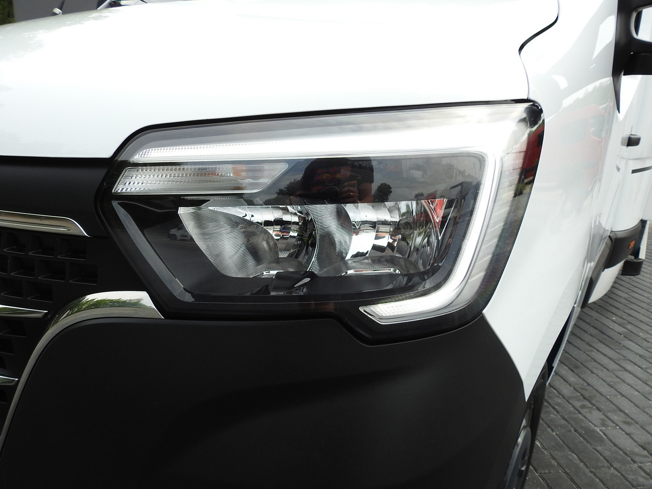 Curtain side van RENAULT MASTER TARPAULIN 10 PALLETS WEBASTO CRUISE CONTROL AIR CONDITIONING LED LIGHTS PNEUMATICS 165HP: picture 19 Curtain side van RENAULT MASTER TARPAULIN 10 PALLETS WEBASTO CRUISE CONTROL AIR CONDITIONING LED LIGHTS PNEUMATICS 165HP: picture 19