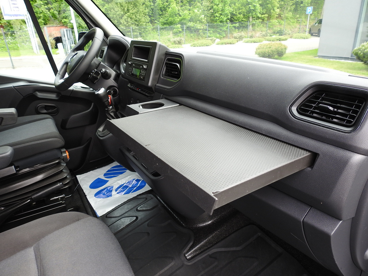 Curtain side van RENAULT MASTER TARPAULIN 10 PALLETS WEBASTO CRUISE CONTROL AIR CONDITIONING LED LIGHTS PNEUMATICS 165HP: picture 42 Curtain side van RENAULT MASTER TARPAULIN 10 PALLETS WEBASTO CRUISE CONTROL AIR CONDITIONING LED LIGHTS PNEUMATICS 165HP: picture 42