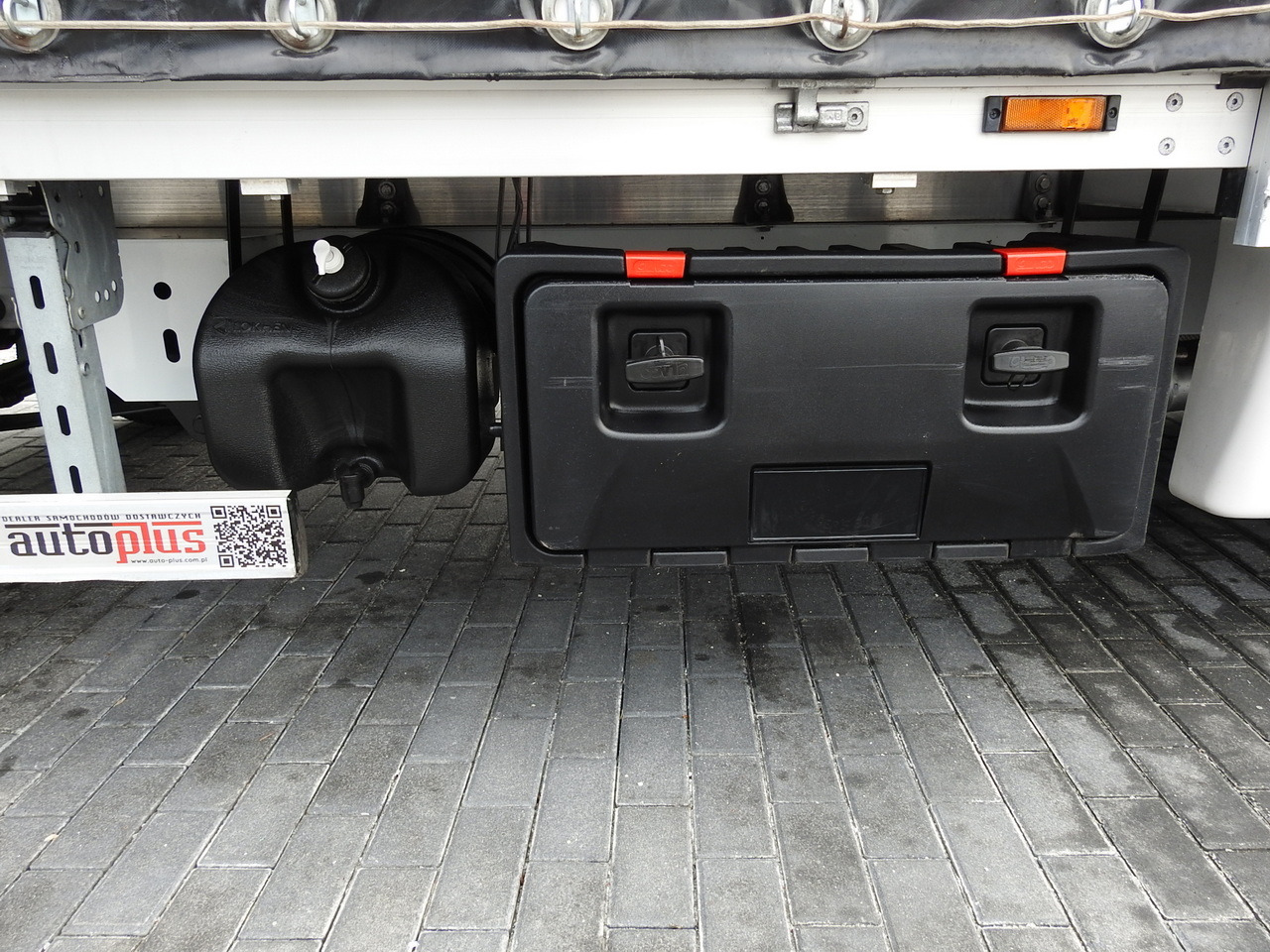 Curtain side van RENAULT MASTER TARPAULIN 10 PALLETS WEBASTO CRUISE CONTROL AIR CONDITIONING LED LIGHTS PNEUMATICS 165HP: picture 23 Curtain side van RENAULT MASTER TARPAULIN 10 PALLETS WEBASTO CRUISE CONTROL AIR CONDITIONING LED LIGHTS PNEUMATICS 165HP: picture 23