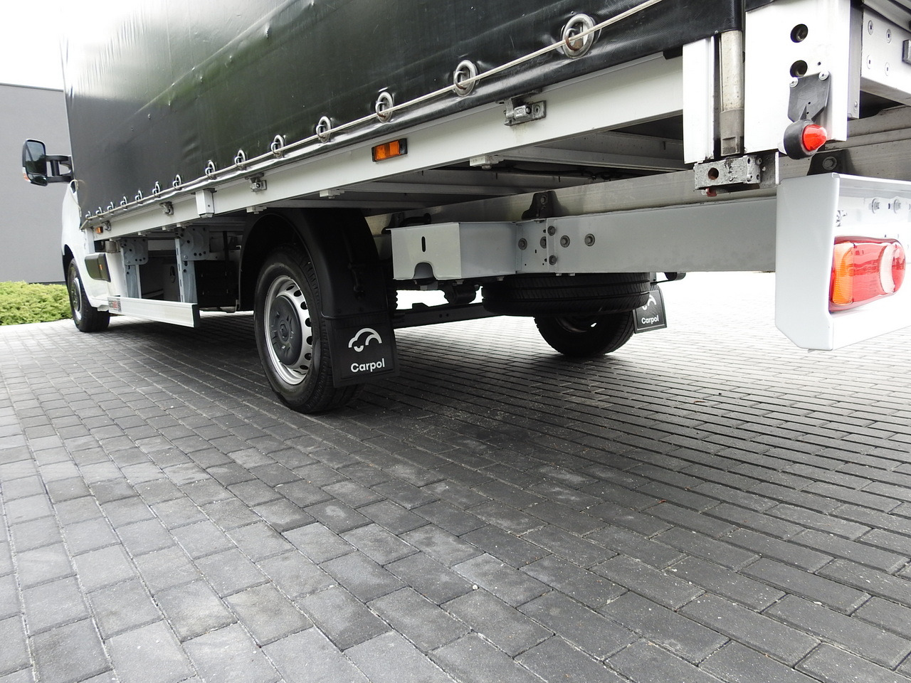 Curtain side van RENAULT MASTER TARPAULIN 10 PALLETS WEBASTO CRUISE CONTROL AIR CONDITIONING LED LIGHTS PNEUMATICS 165HP: picture 16 Curtain side van RENAULT MASTER TARPAULIN 10 PALLETS WEBASTO CRUISE CONTROL AIR CONDITIONING LED LIGHTS PNEUMATICS 165HP: picture 16