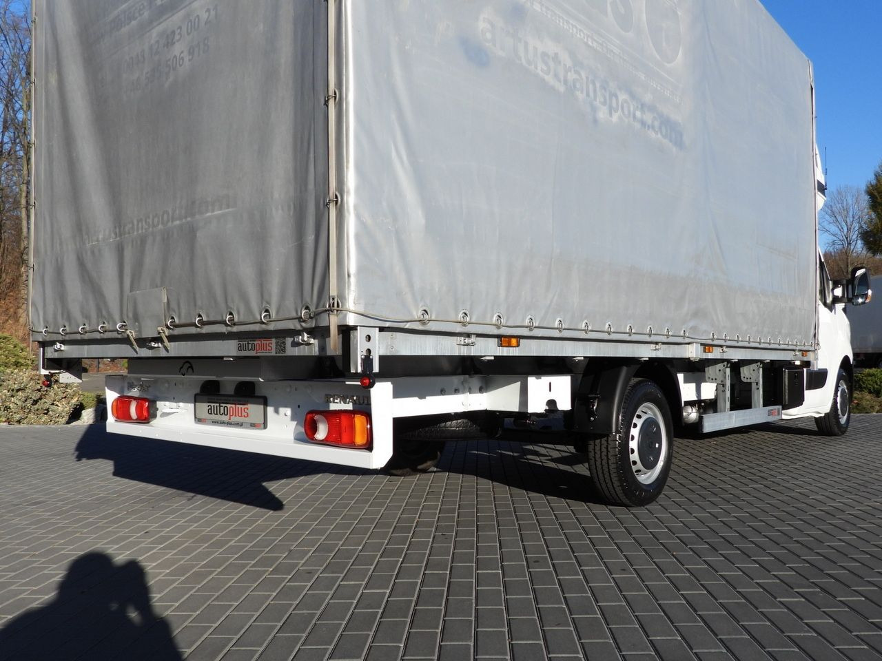Curtain side van RENAULT MASTER TARPAULIN 10 PALLETS WEBASTO CRUISE CONTROL LED LIGHTS PNEUMATICS AIR CONDITIONING 165HP: picture 26 Curtain side van RENAULT MASTER TARPAULIN 10 PALLETS WEBASTO CRUISE CONTROL LED LIGHTS PNEUMATICS AIR CONDITIONING 165HP: picture 26