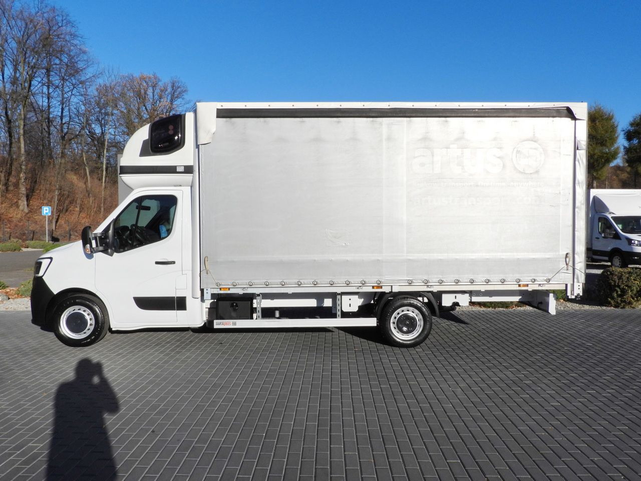 Curtain side van RENAULT MASTER TARPAULIN 10 PALLETS WEBASTO CRUISE CONTROL LED LIGHTS PNEUMATICS AIR CONDITIONING 165HP: picture 9 Curtain side van RENAULT MASTER TARPAULIN 10 PALLETS WEBASTO CRUISE CONTROL LED LIGHTS PNEUMATICS AIR CONDITIONING 165HP: picture 9