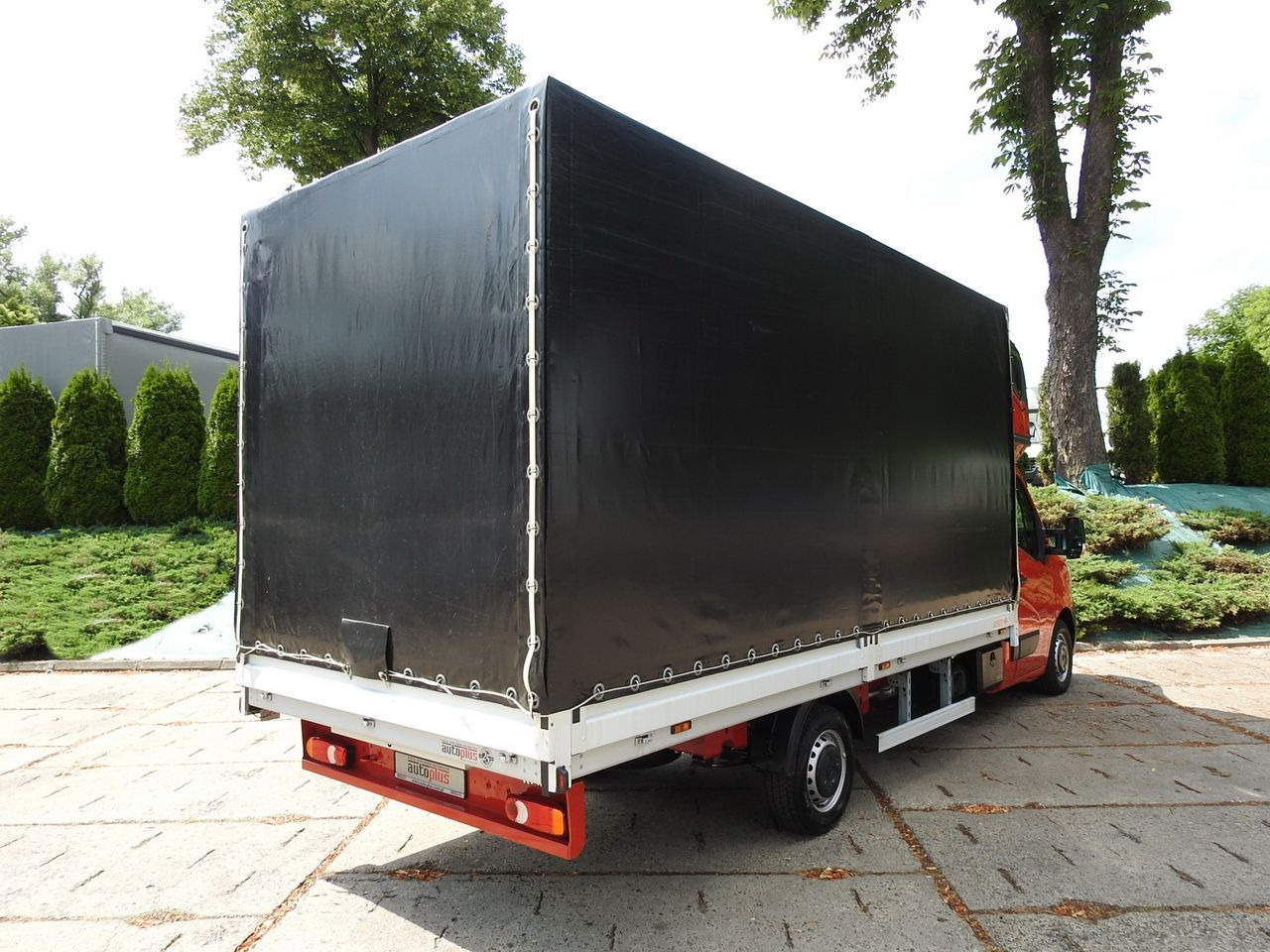 RENAULT MASTER TARPAULIN 10 PALLETS WEBASTO CRUISE CONTROL LED LIGHTS PNEUMATICS AIR CONDITIONING  165HP - Curtain side van: picture 3 RENAULT MASTER TARPAULIN 10 PALLETS WEBASTO CRUISE CONTROL LED LIGHTS PNEUMATICS AIR CONDITIONING  165HP - Curtain side van: picture 3