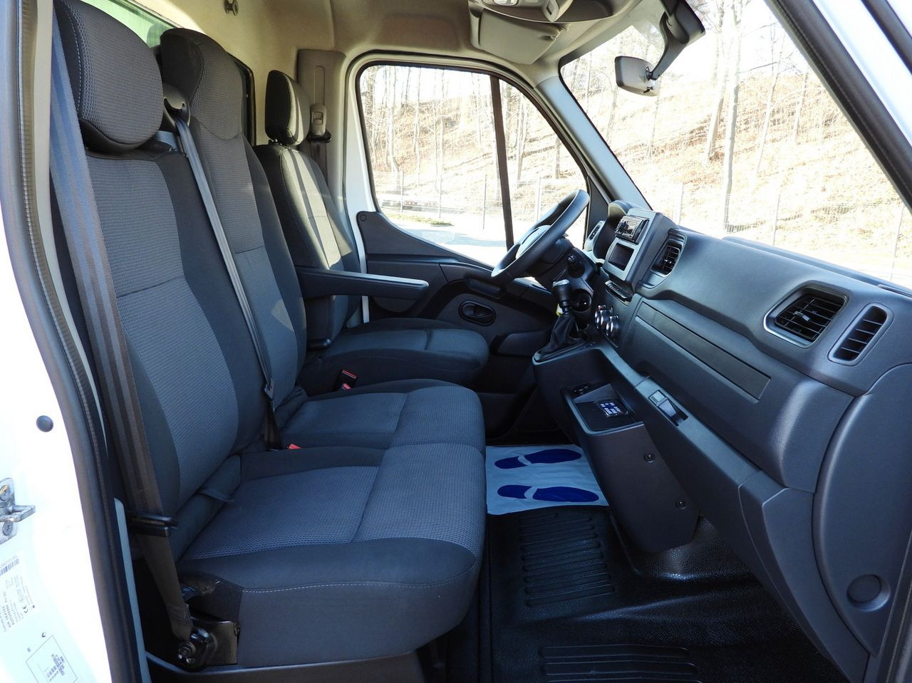 Curtain side van RENAULT MASTER TARPAULIN 10 PALLETS WEBASTO CRUISE CONTROL LED LIGHTS PNEUMATICS AIR CONDITIONING 165HP: picture 37 Curtain side van RENAULT MASTER TARPAULIN 10 PALLETS WEBASTO CRUISE CONTROL LED LIGHTS PNEUMATICS AIR CONDITIONING 165HP: picture 37