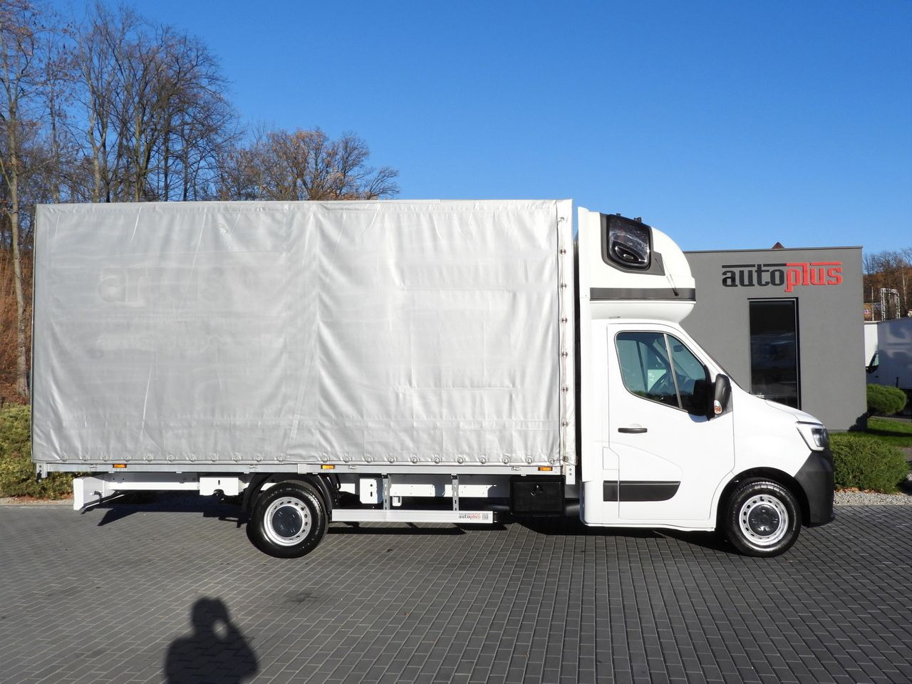 Curtain side van RENAULT MASTER TARPAULIN 10 PALLETS WEBASTO CRUISE CONTROL LED LIGHTS PNEUMATICS AIR CONDITIONING 165HP: picture 7 Curtain side van RENAULT MASTER TARPAULIN 10 PALLETS WEBASTO CRUISE CONTROL LED LIGHTS PNEUMATICS AIR CONDITIONING 165HP: picture 7