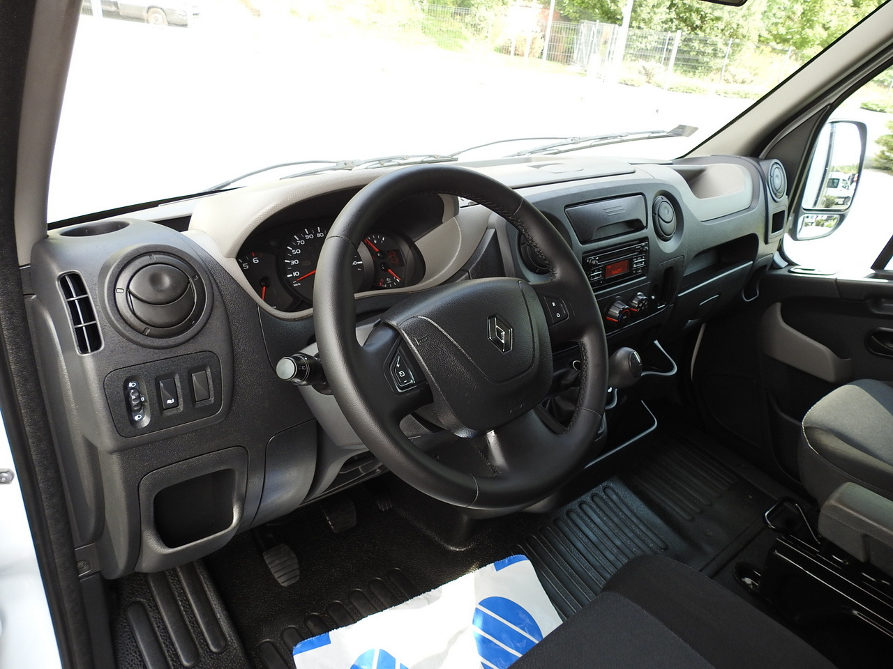 RENAULT MASTER TARPAULIN 8 PALLETS CRUISE CONTROL AIR CONDITIONING  170HP - Curtain side van: picture 2 RENAULT MASTER TARPAULIN 8 PALLETS CRUISE CONTROL AIR CONDITIONING  170HP - Curtain side van: picture 2