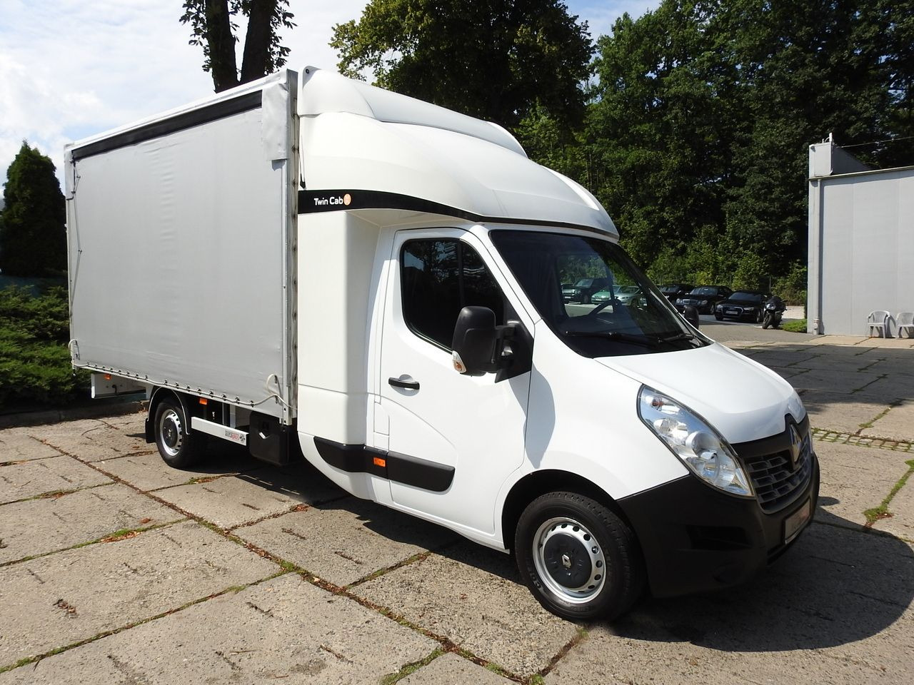 RENAULT MASTER TARPAULIN 8 PALLETS WEBASTO CRUISE CONTROL PNEUMATICS AIR CONDITIONING 170HP - Curtain side van: picture 4 RENAULT MASTER TARPAULIN 8 PALLETS WEBASTO CRUISE CONTROL PNEUMATICS AIR CONDITIONING 170HP - Curtain side van: picture 4