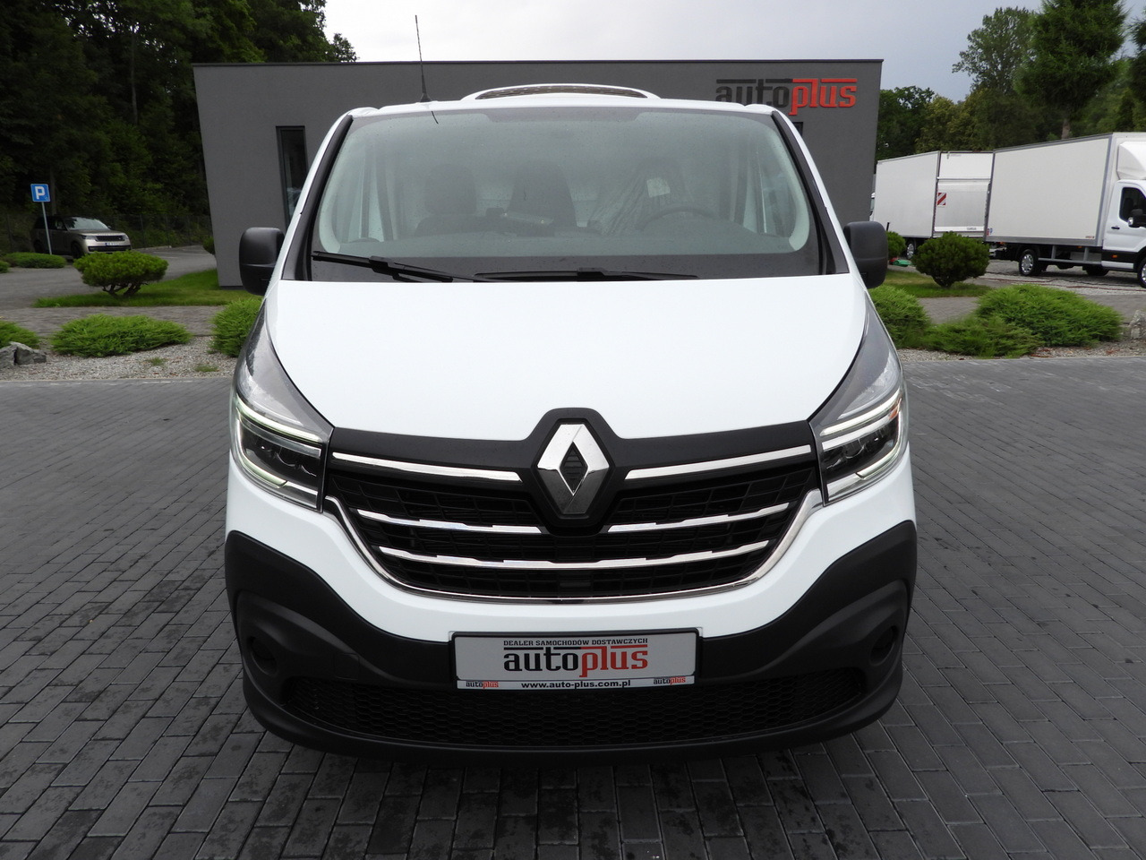 RENAULT TRAFIC REFRIGERATOR VAN -5*C POWER SUPPLY 230V CRUISE CONTROL LED LIGHTS AIR CONDITIONING 120HP - Refrigerated van: picture 5 RENAULT TRAFIC REFRIGERATOR VAN -5*C POWER SUPPLY 230V CRUISE CONTROL LED LIGHTS AIR CONDITIONING 120HP - Refrigerated van: picture 5