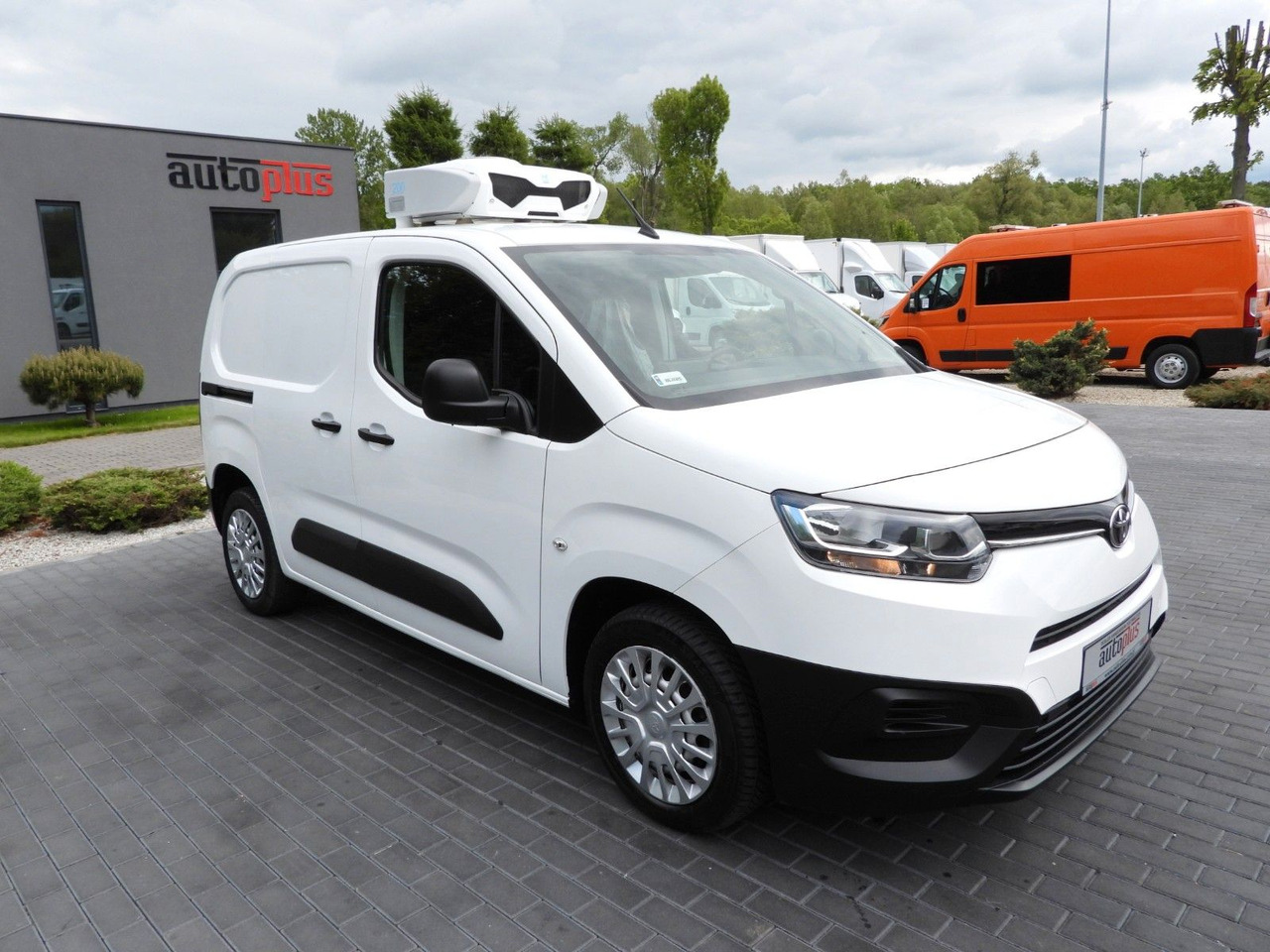 Toyota PROACE CITY KÜHLKASTENWAGEN -15*C TEMPOMAT A/C - Refrigerated van: picture 4 Toyota PROACE CITY KÜHLKASTENWAGEN -15*C TEMPOMAT A/C - Refrigerated van: picture 4