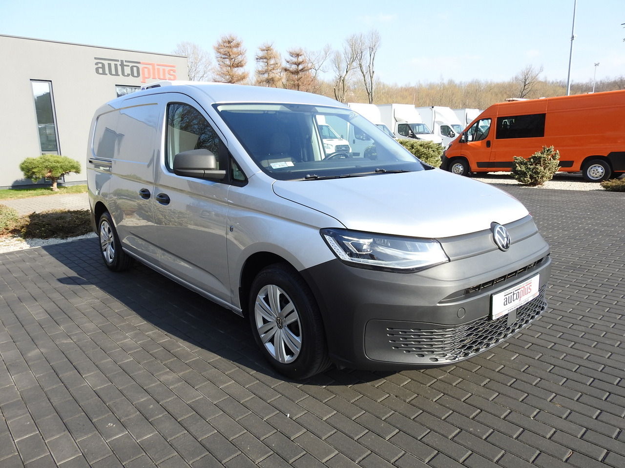 VOLKSWAGEN CADDY REFRIGERATOR VAN -20*C HEATING FUNCTION POWER SUPPLY 230V CRUISE CONTROL LED LIGHTS AIR CONDITIONING 100HP - Refrigerated van: picture 4 VOLKSWAGEN CADDY REFRIGERATOR VAN -20*C HEATING FUNCTION POWER SUPPLY 230V CRUISE CONTROL LED LIGHTS AIR CONDITIONING 100HP - Refrigerated van: picture 4