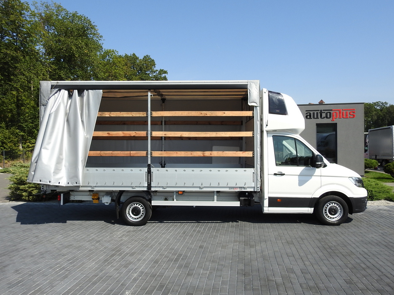 Leasing of VOLKSWAGEN CRAFTER TARPAULIN 10 PALLETS WEBASTO CRUISE CONTROL AIR CONDITIONING LED LIGHTS  180HP VOLKSWAGEN CRAFTER TARPAULIN 10 PALLETS WEBASTO CRUISE CONTROL AIR CONDITIONING LED LIGHTS  180HP: picture 8