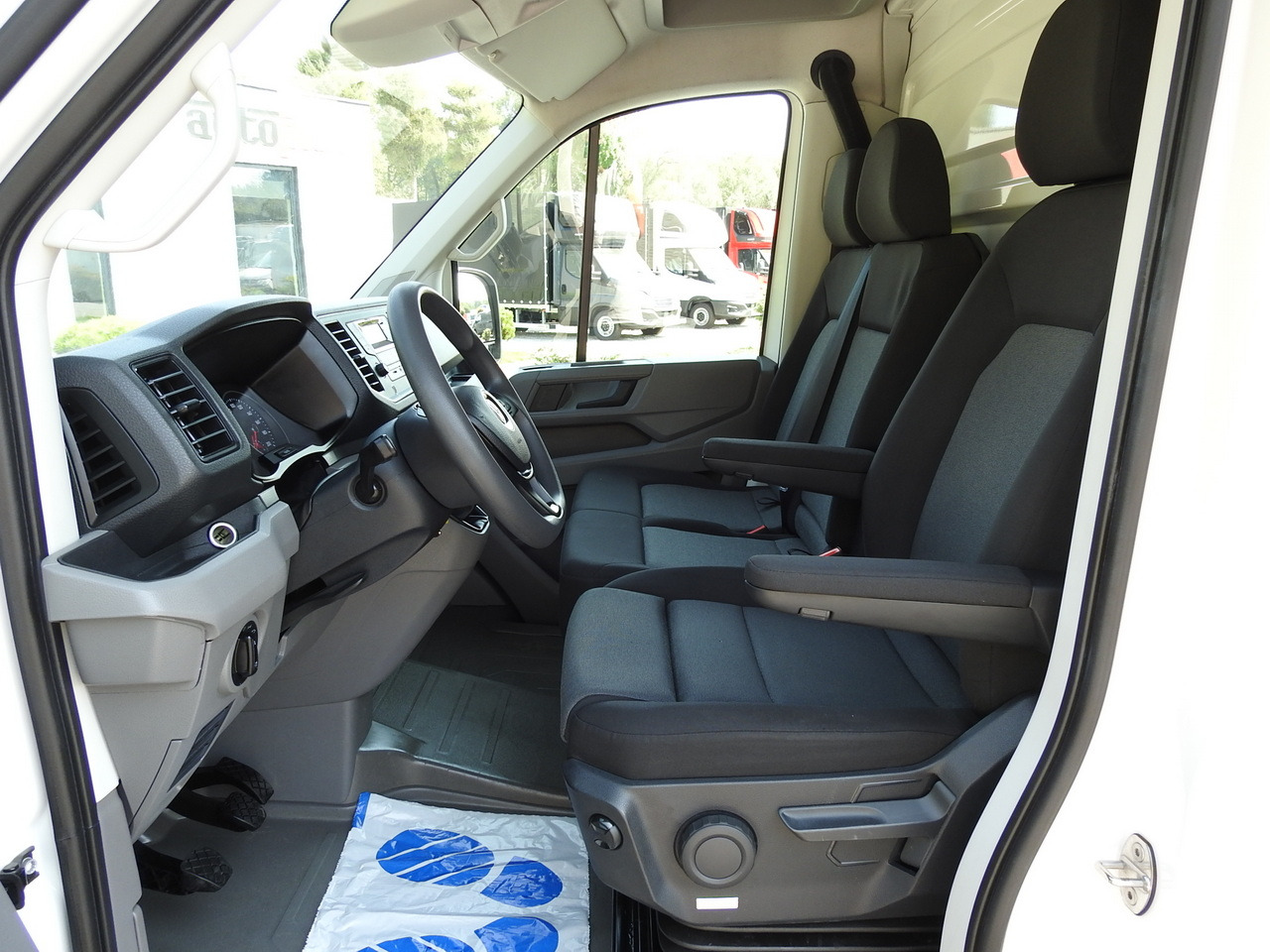 Leasing of VOLKSWAGEN CRAFTER TARPAULIN 10 PALLETS WEBASTO CRUISE CONTROL AIR CONDITIONING LED LIGHTS  180HP VOLKSWAGEN CRAFTER TARPAULIN 10 PALLETS WEBASTO CRUISE CONTROL AIR CONDITIONING LED LIGHTS  180HP: picture 26