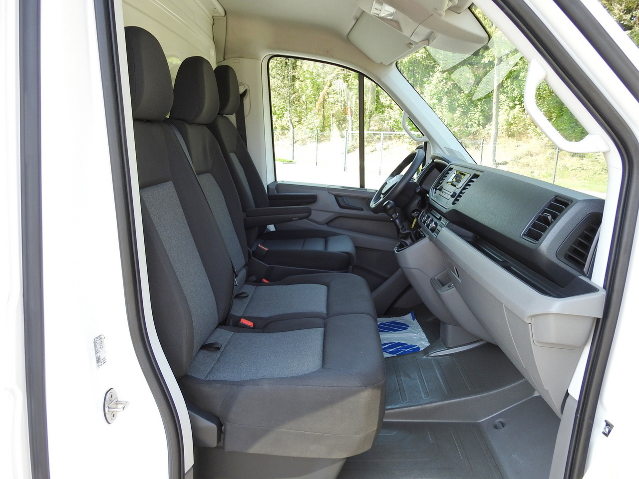 Leasing of VOLKSWAGEN CRAFTER TARPAULIN 10 PALLETS WEBASTO CRUISE CONTROL AIR CONDITIONING LED LIGHTS  180HP VOLKSWAGEN CRAFTER TARPAULIN 10 PALLETS WEBASTO CRUISE CONTROL AIR CONDITIONING LED LIGHTS  180HP: picture 37